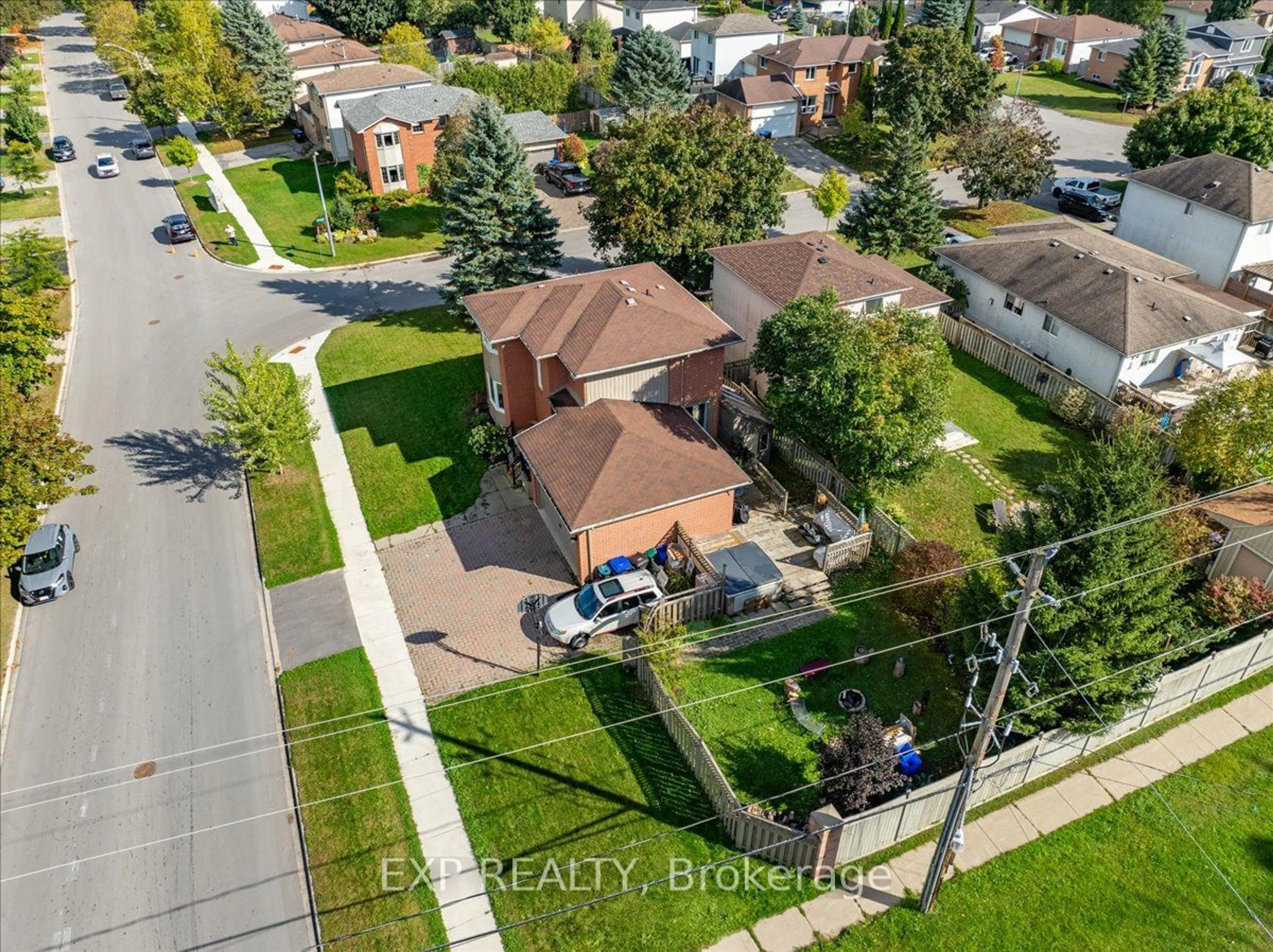 Frontside or backside of a home, the fenced backyard for 795 Rose Lane, Innisfil Ontario L9S 2H3