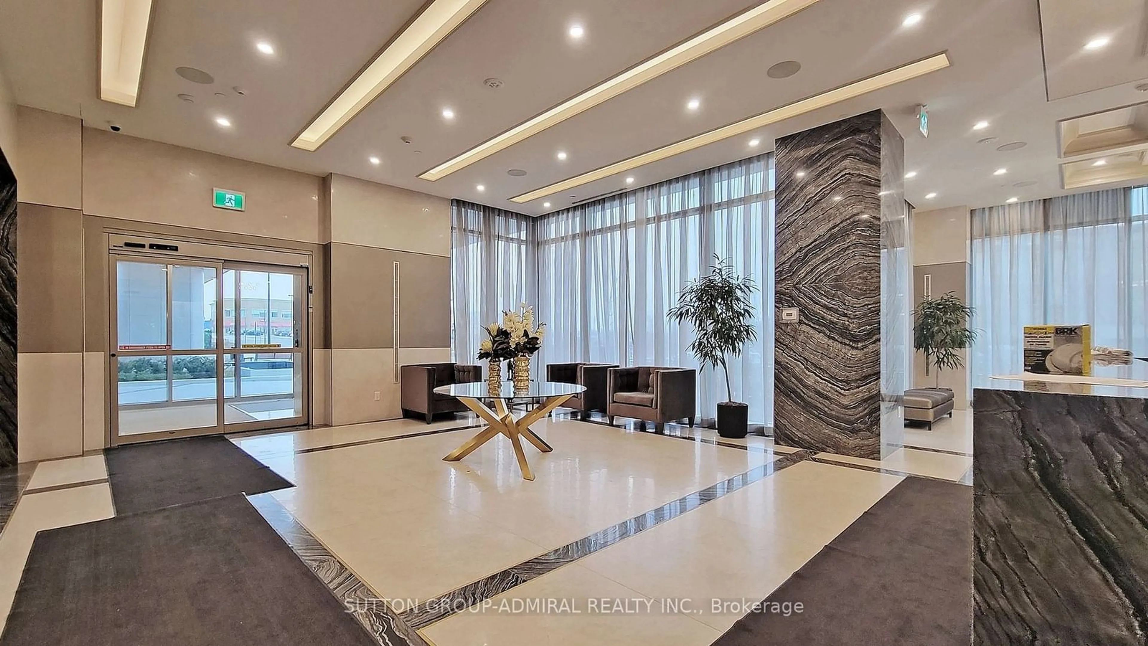 Indoor lobby, ceramic floors for 10 Gatineau Dr #1209, Vaughan Ontario L4J 0L3