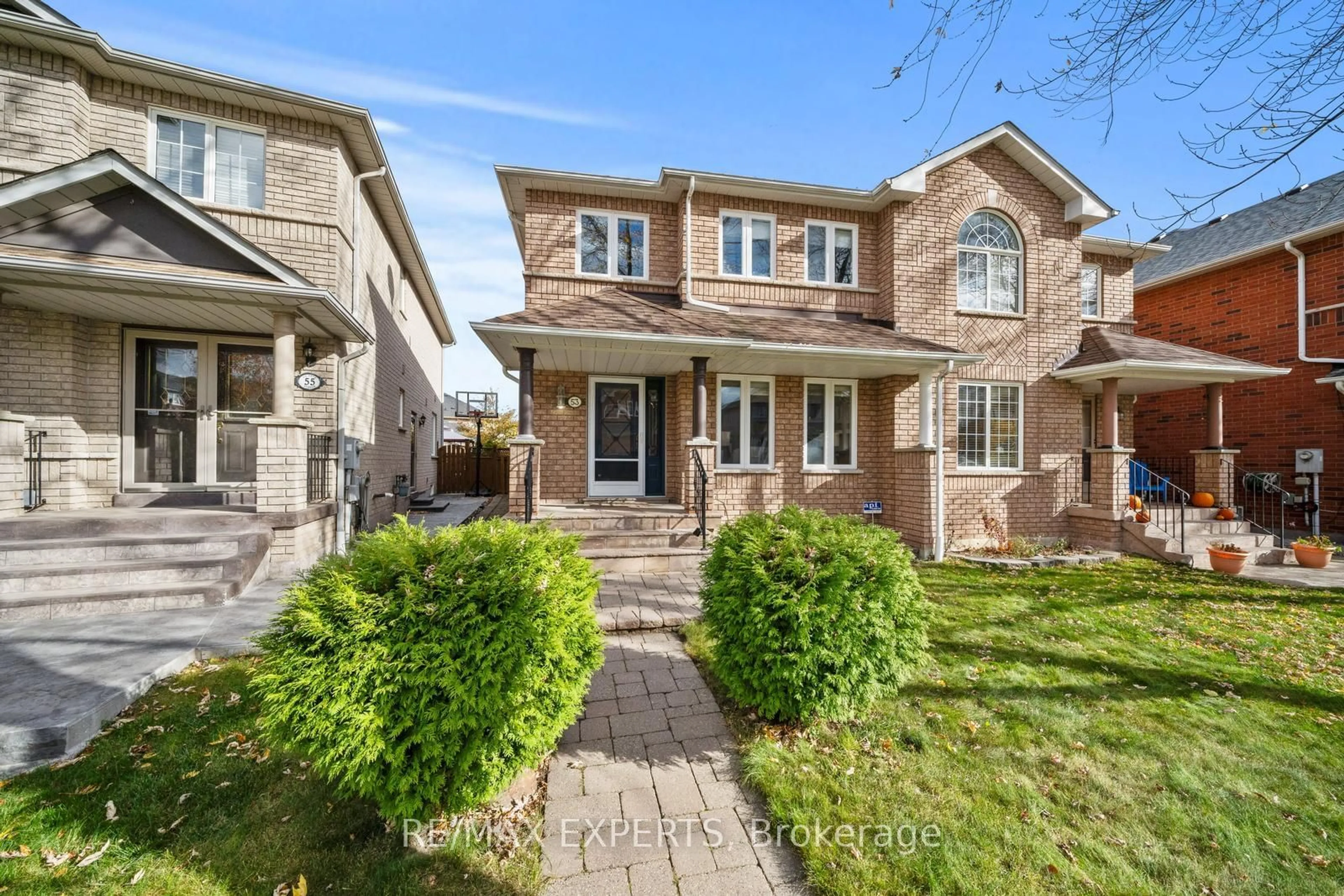 Home with brick exterior material for 53 La Neve Ave, Vaughan Ontario L4H 1X8