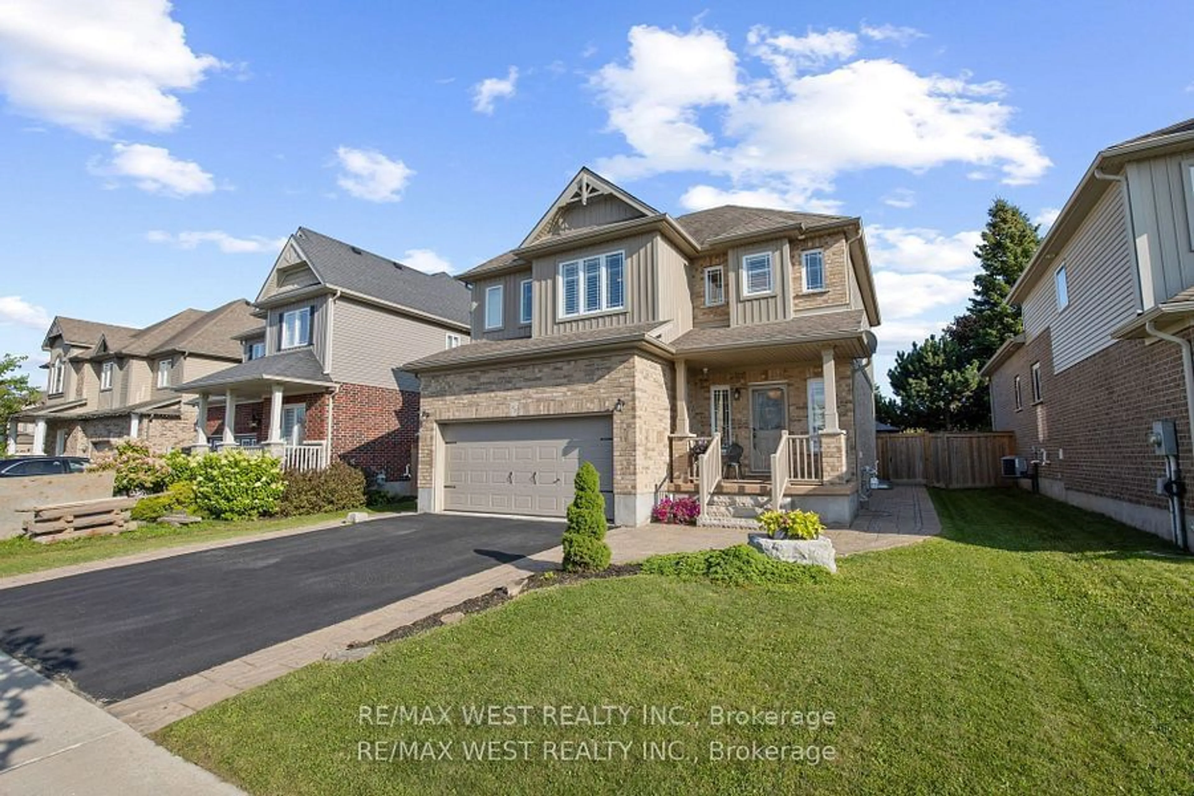 Frontside or backside of a home, the street view for 47 Burt Ave, New Tecumseth Ontario L9R 0G8