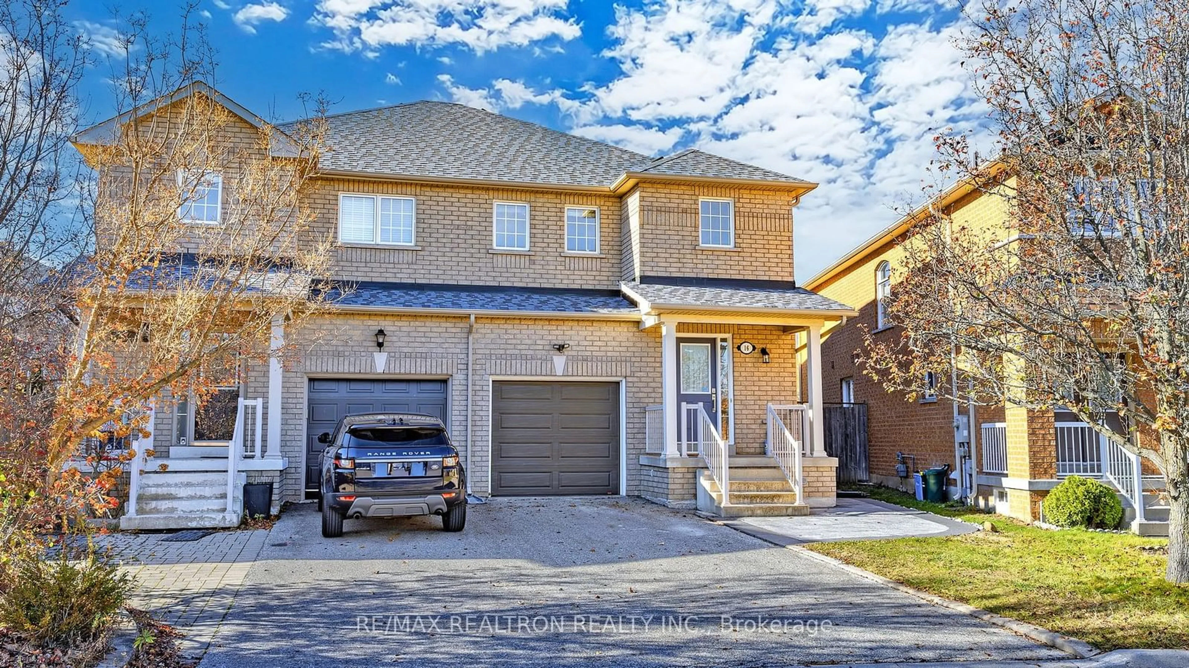 A pic from exterior of the house or condo, the street view for 16 Cobblehill Crt, Markham Ontario L6C 3E9