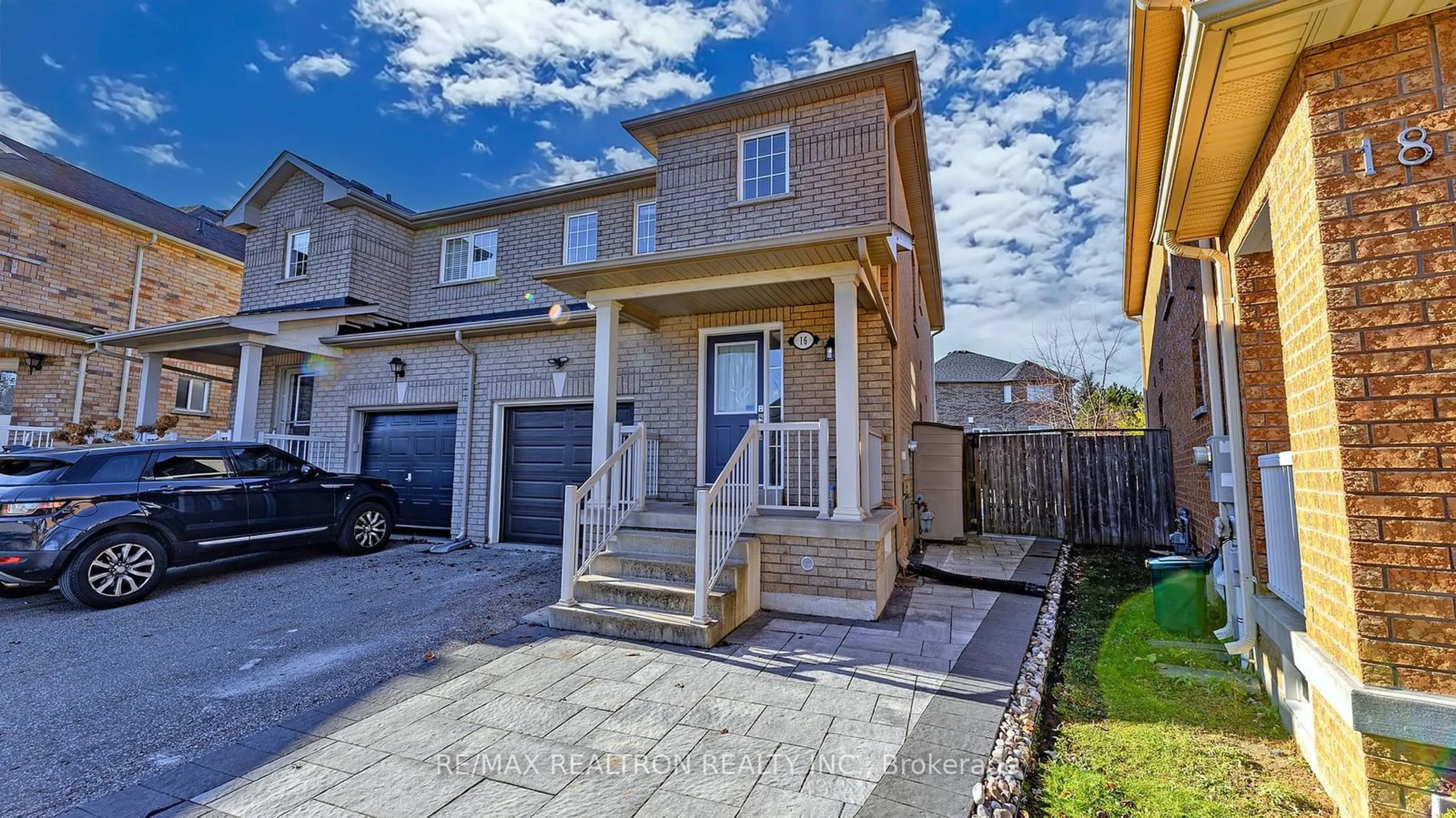 A pic from exterior of the house or condo, cottage for 16 Cobblehill Crt, Markham Ontario L6C 3E9