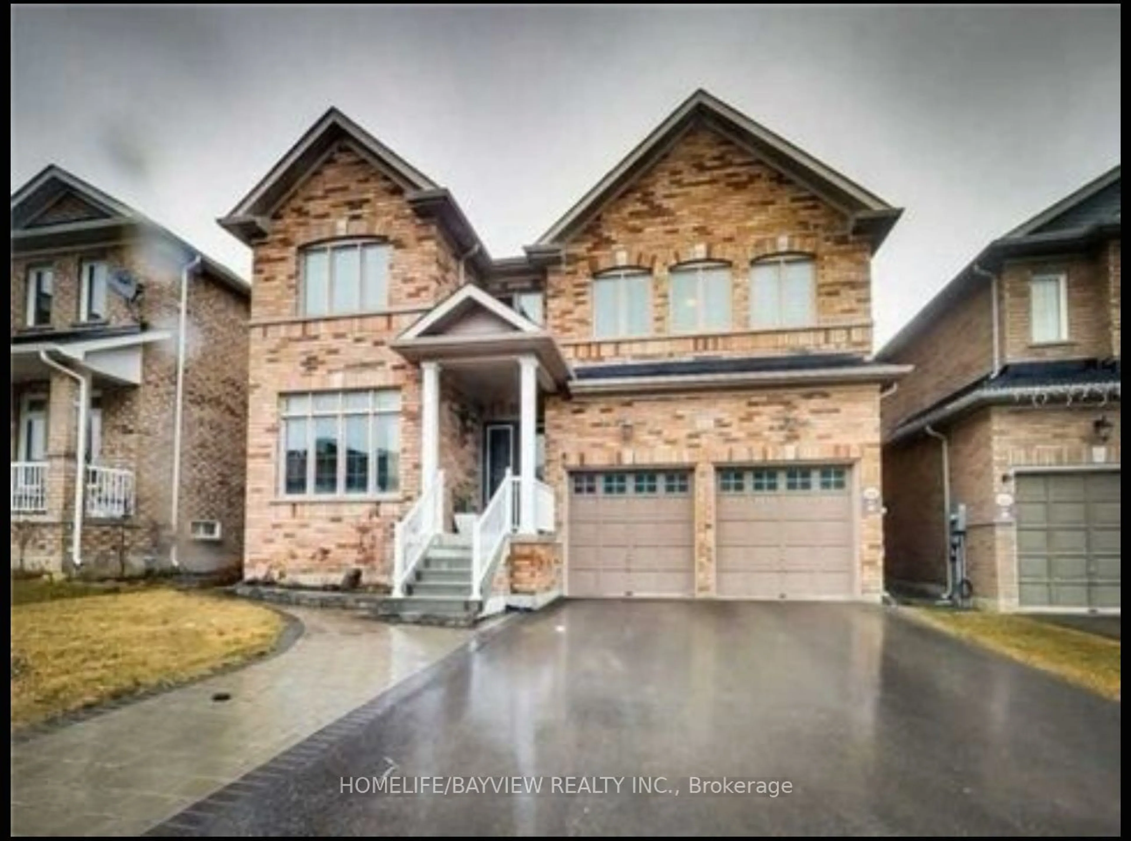 Frontside or backside of a home, the street view for 422 Kwapis Blvd, Newmarket Ontario L3X 3H4