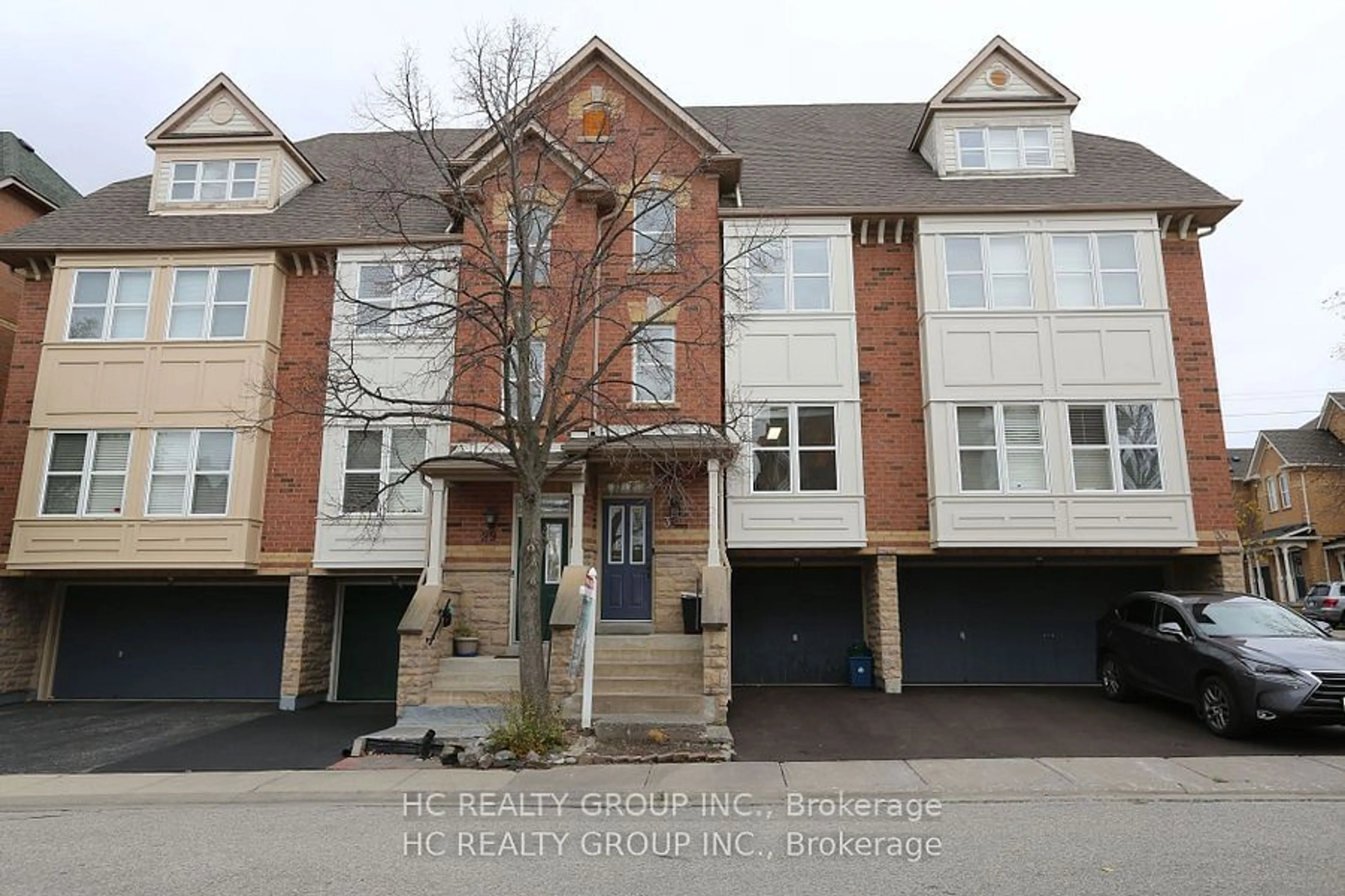 A pic from exterior of the house or condo, the street view for 31 Melissa Way, Markham Ontario L3R 5E9