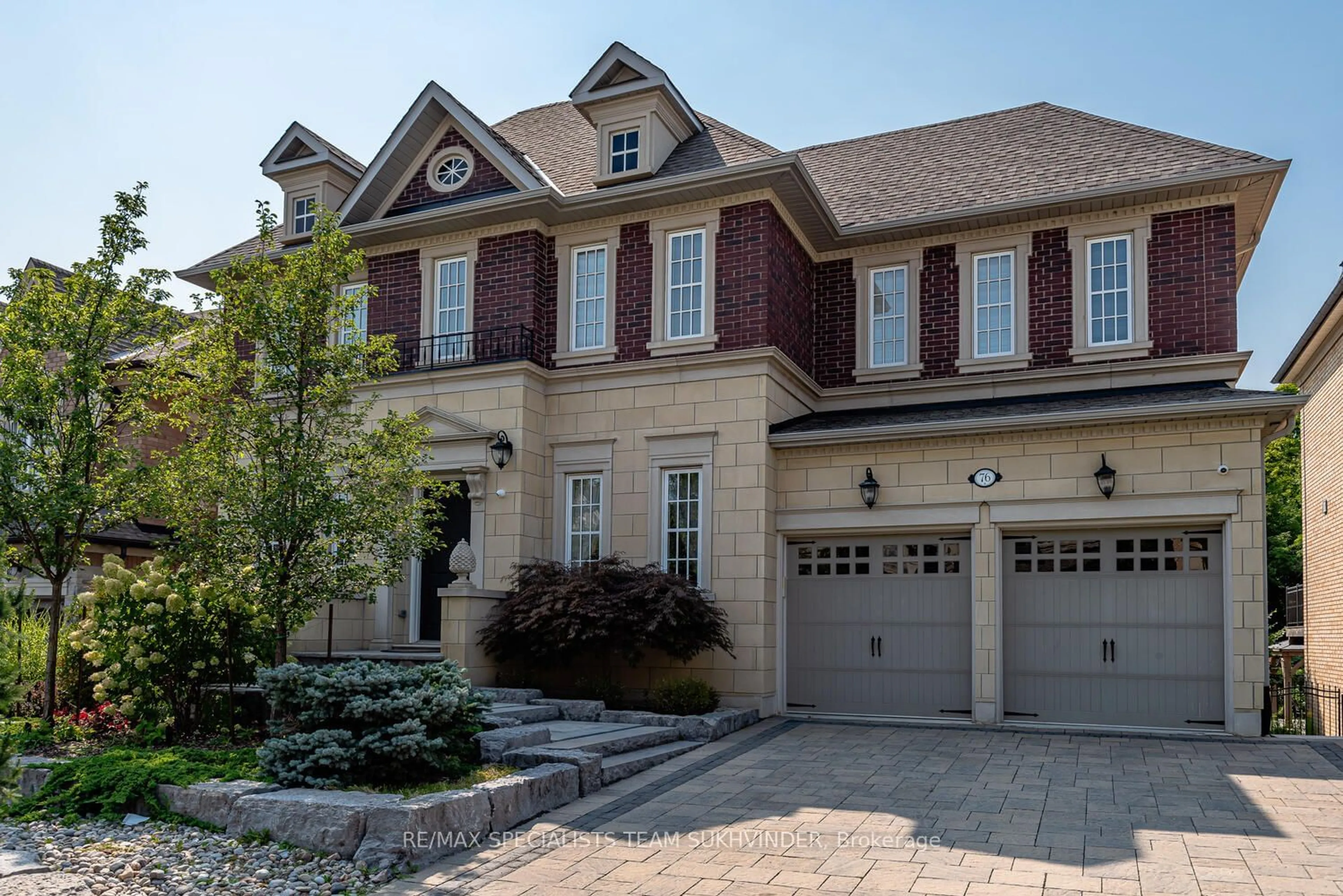 Home with brick exterior material for 76 Annsleywood Crt, Vaughan Ontario L4H 4G6