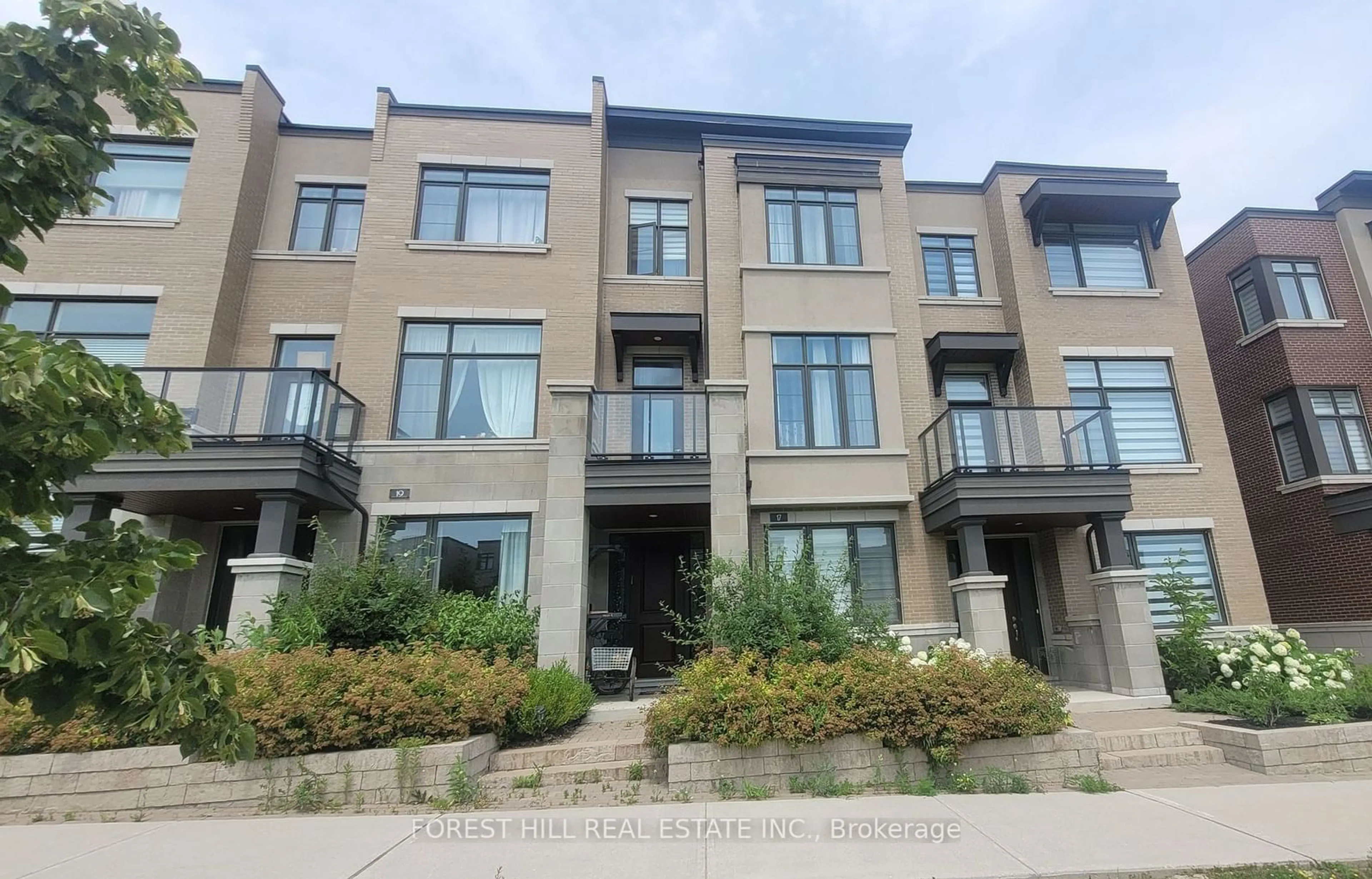 A pic from exterior of the house or condo, the front or back of building for 17 Adaskin Ave, Vaughan Ontario L6A 4Z8