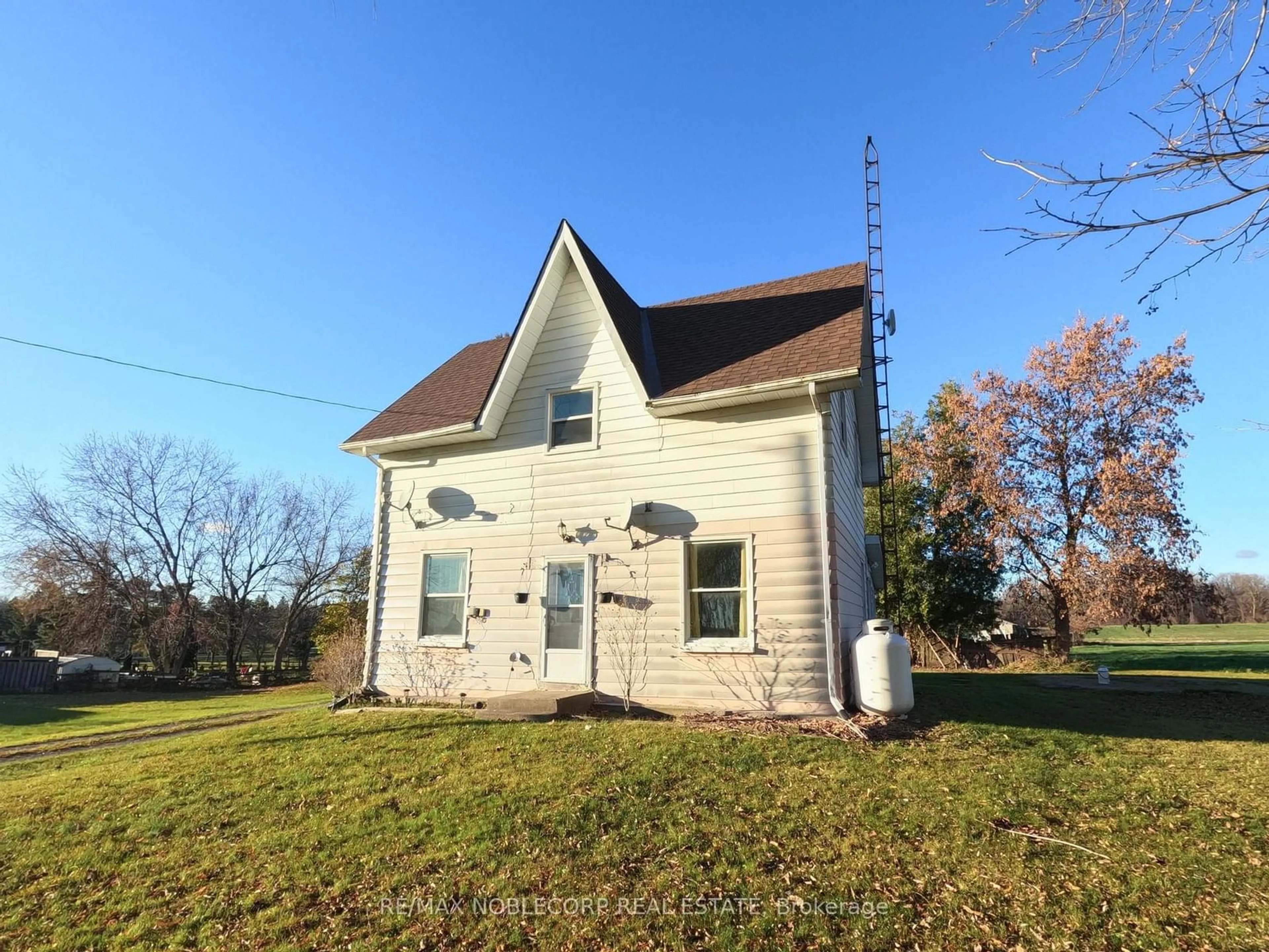 Frontside or backside of a home, the front or back of building for 6458 9th Line, New Tecumseth Ontario L0G 1A0