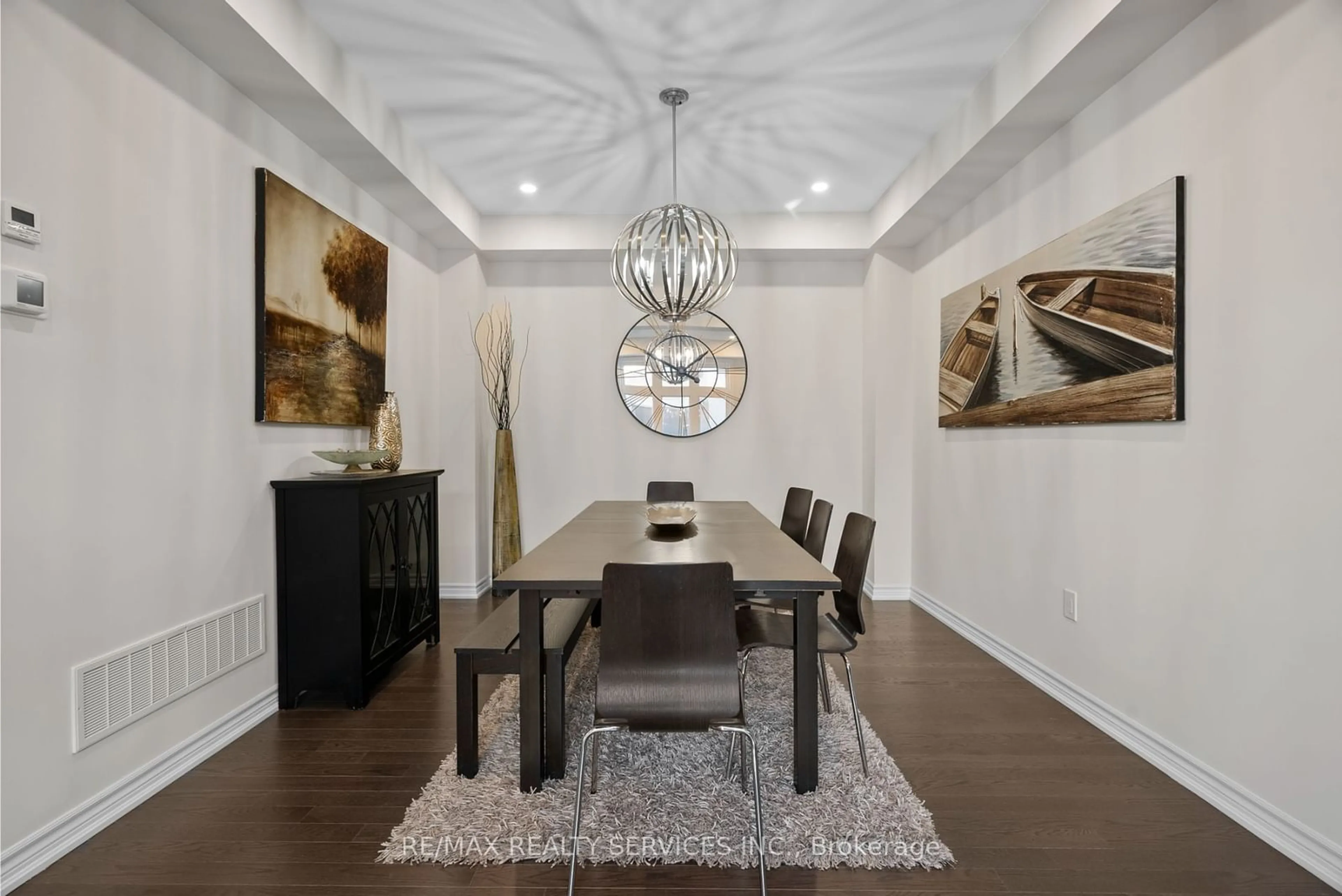 Dining room, wood floors for 211 Thompson Dr, East Gwillimbury Ontario L9N 1E2