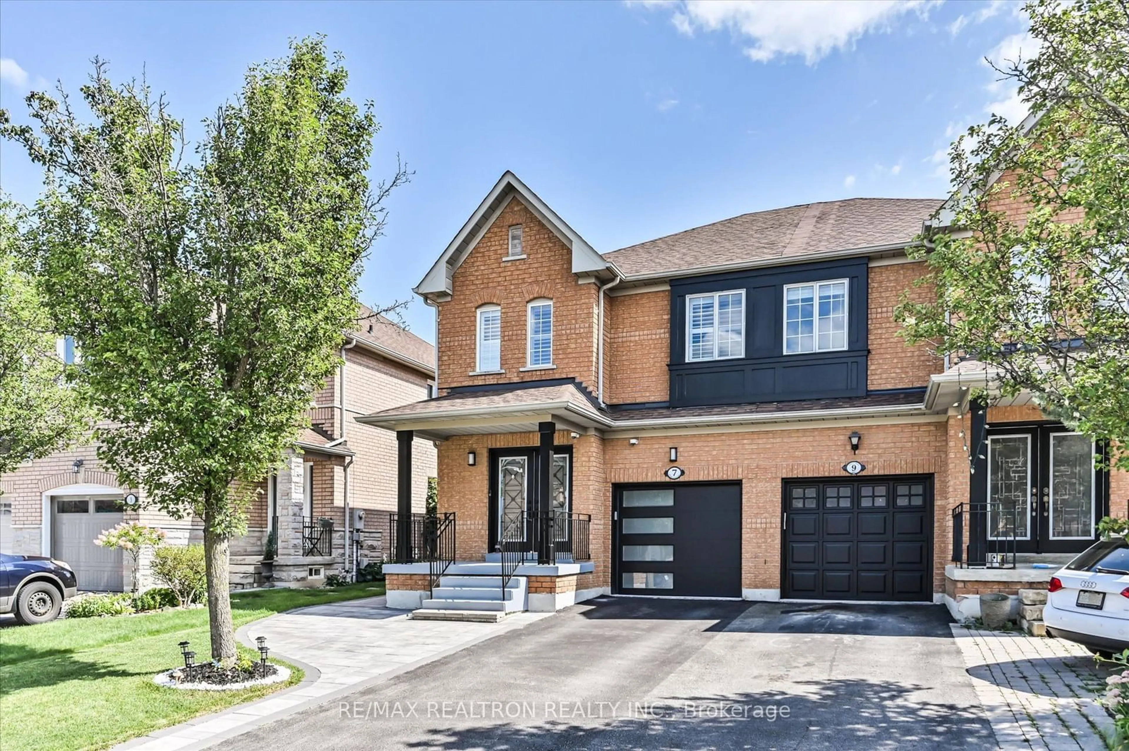 Home with brick exterior material for 7 Kingly Crest Way, Vaughan Ontario L4H 1M7