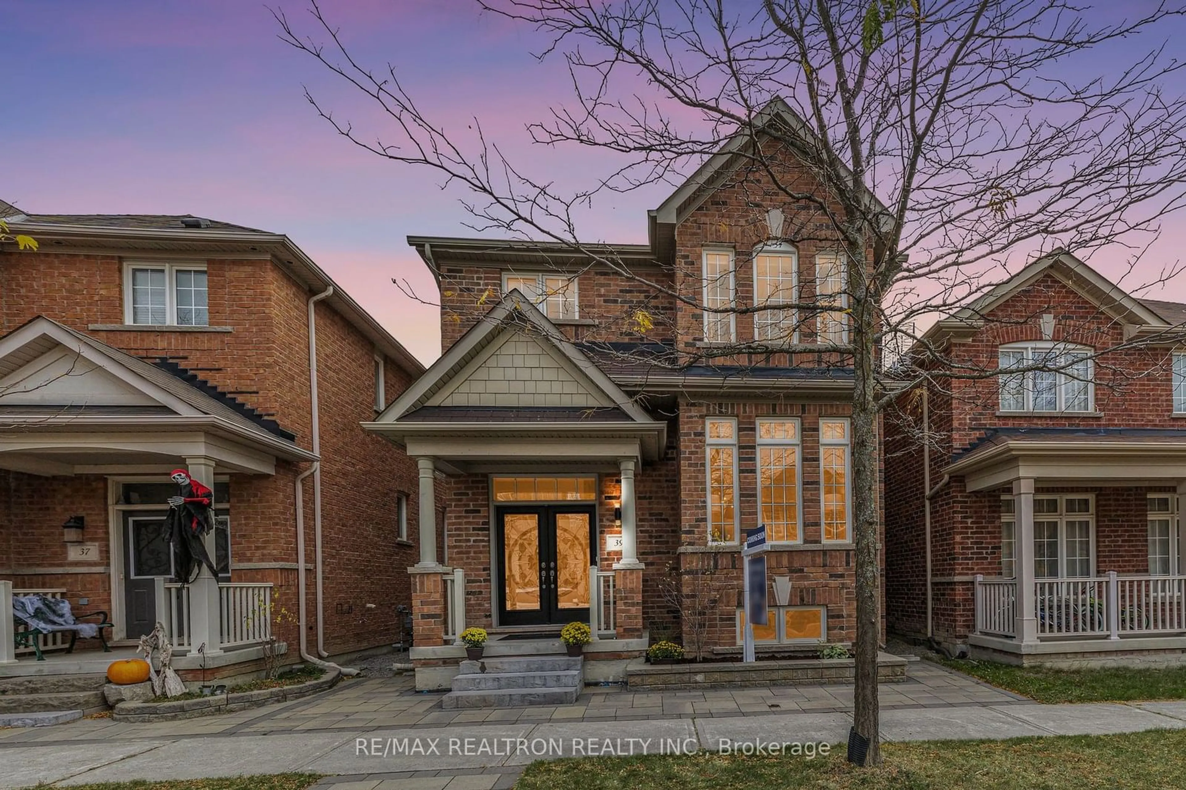 Home with brick exterior material for 39 Pyneside St, Markham Ontario L6B 0R7