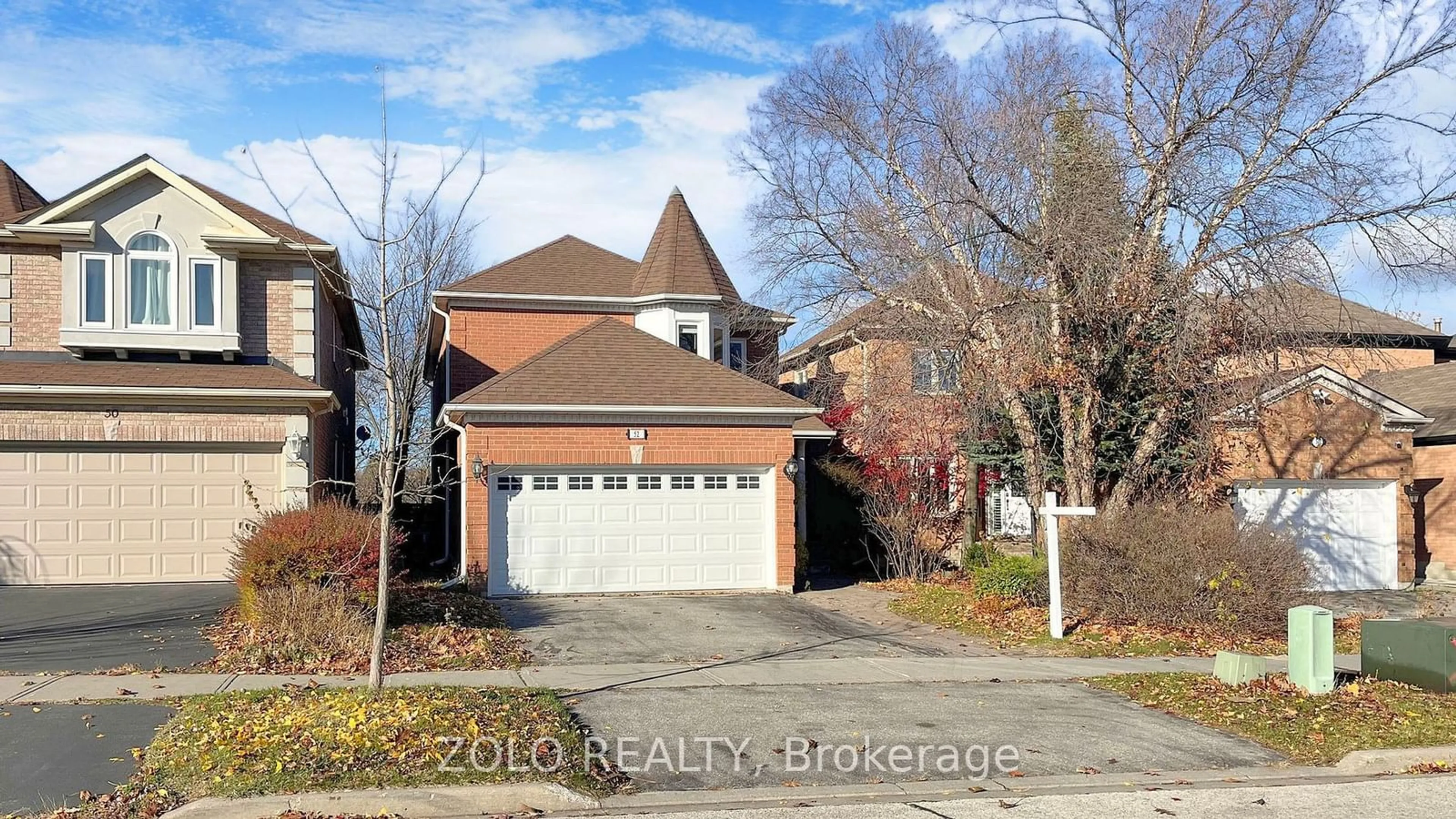 Frontside or backside of a home, the street view for 52 Buckhorn Ave, Richmond Hill Ontario L4C 0E5