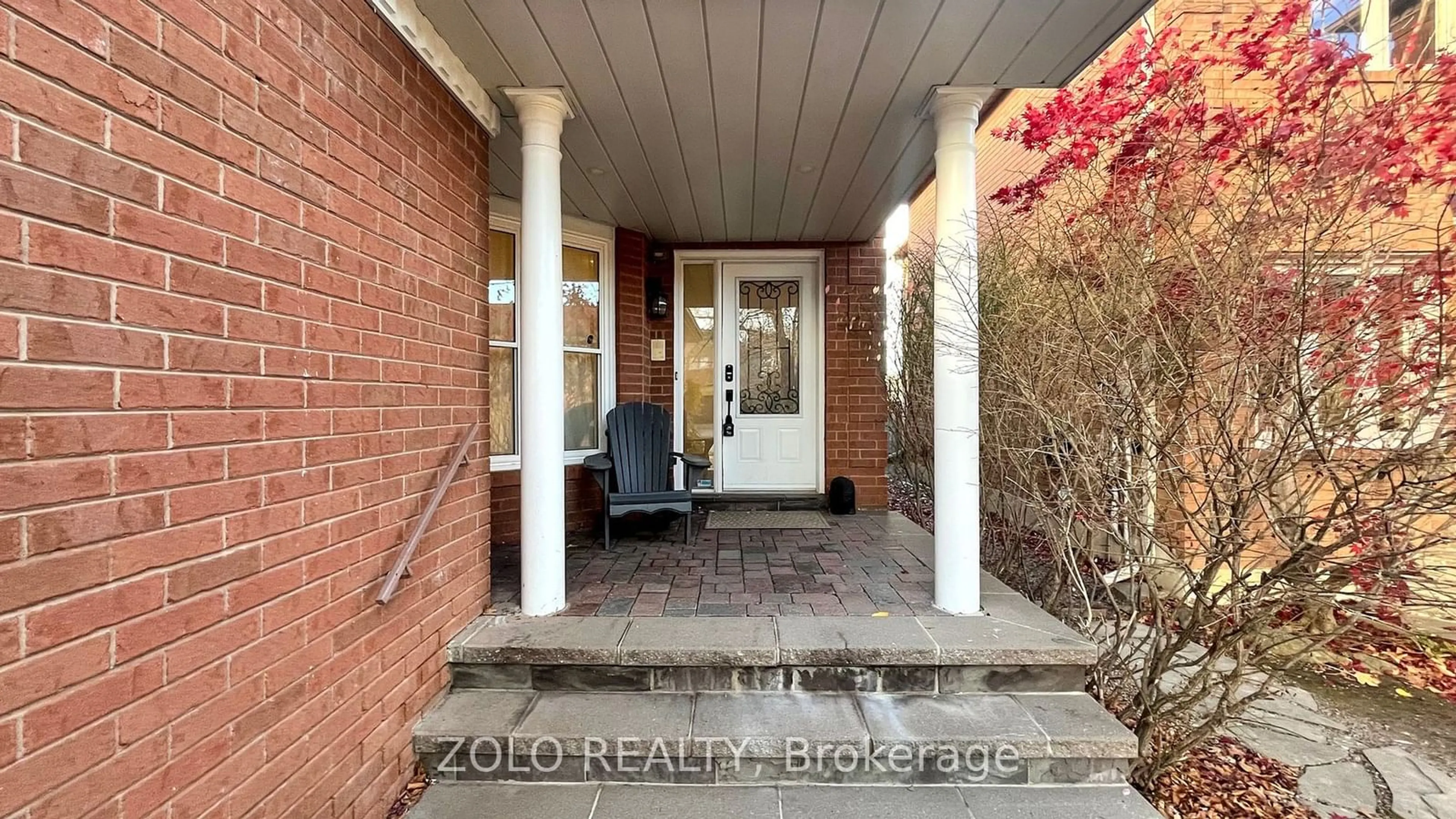 Indoor entryway, wood floors for 52 Buckhorn Ave, Richmond Hill Ontario L4C 0E5