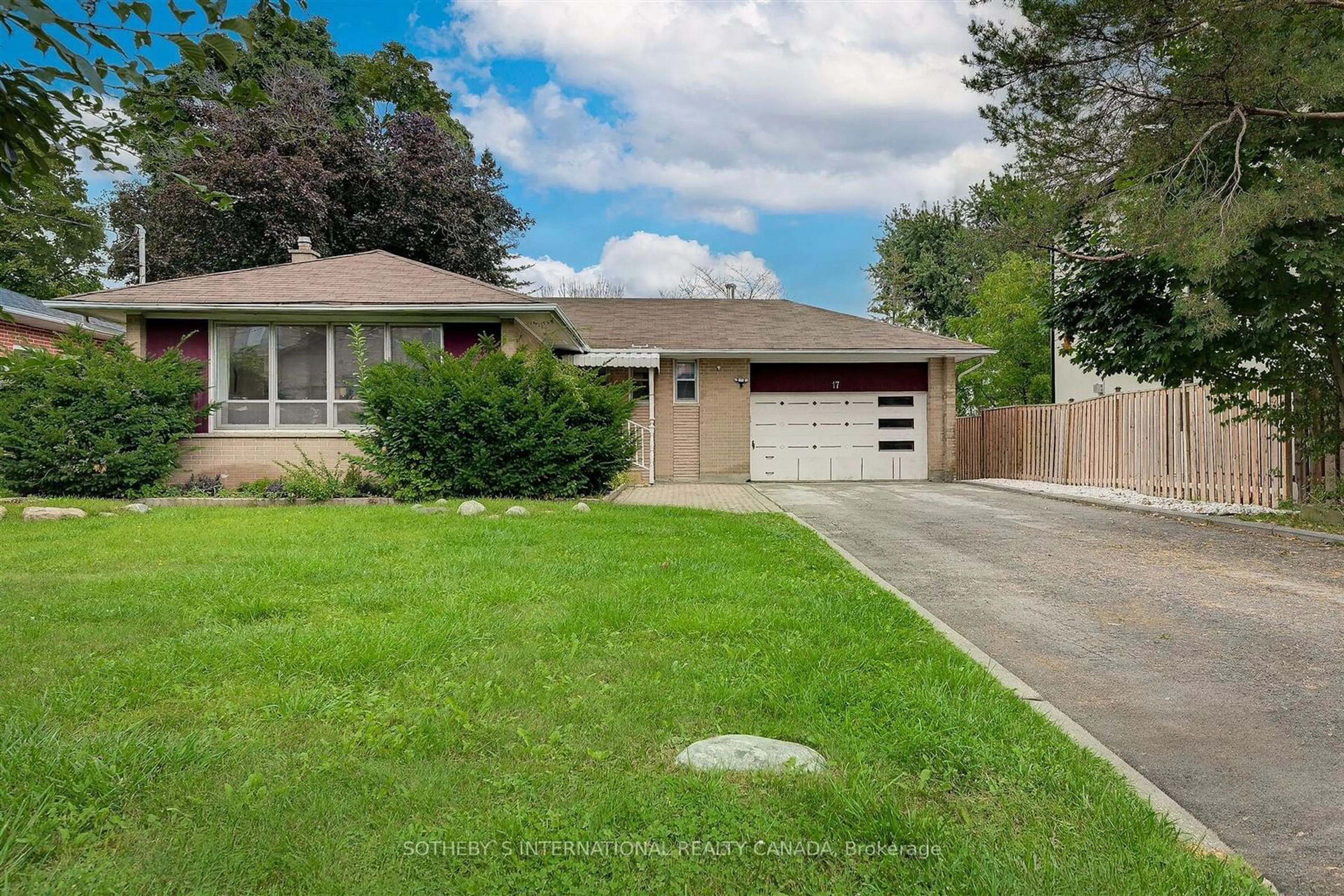 Frontside or backside of a home, cottage for 17 Ryder Rd, Vaughan Ontario L6A 1E4