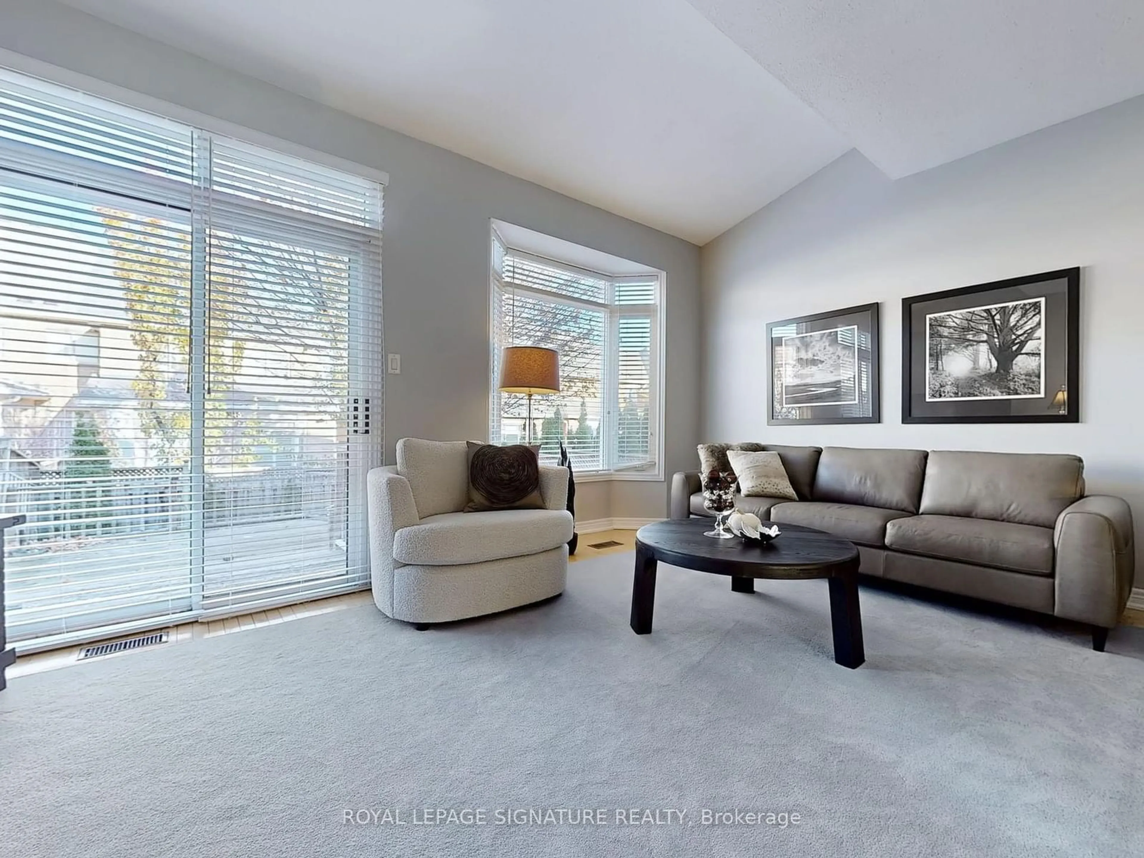 Living room, carpet floors for 38 Angelica Ave, Richmond Hill Ontario L4S 2E1