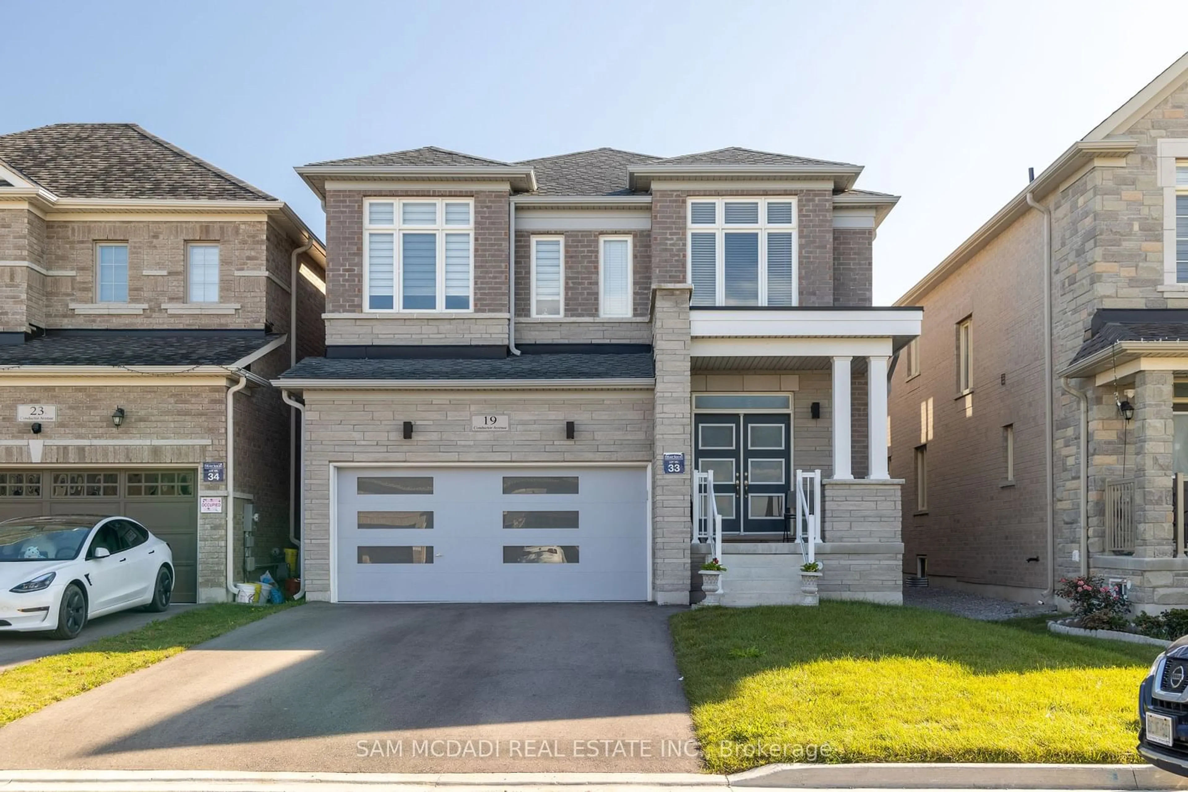 Frontside or backside of a home, the street view for 19 Conductor Ave, Whitchurch-Stouffville Ontario L4A 4X5