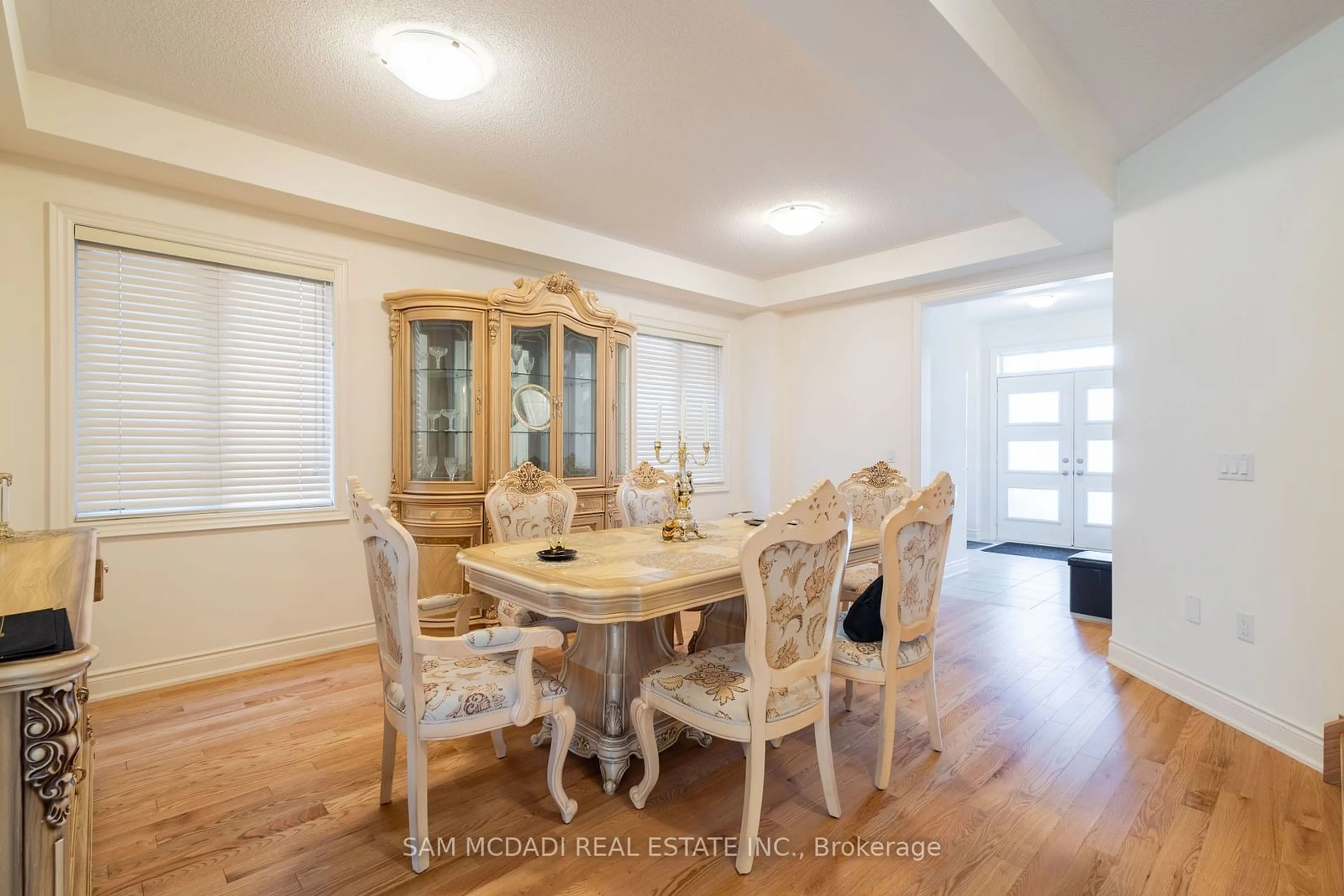 Dining room, wood floors for 19 Conductor Ave, Whitchurch-Stouffville Ontario L4A 4X5