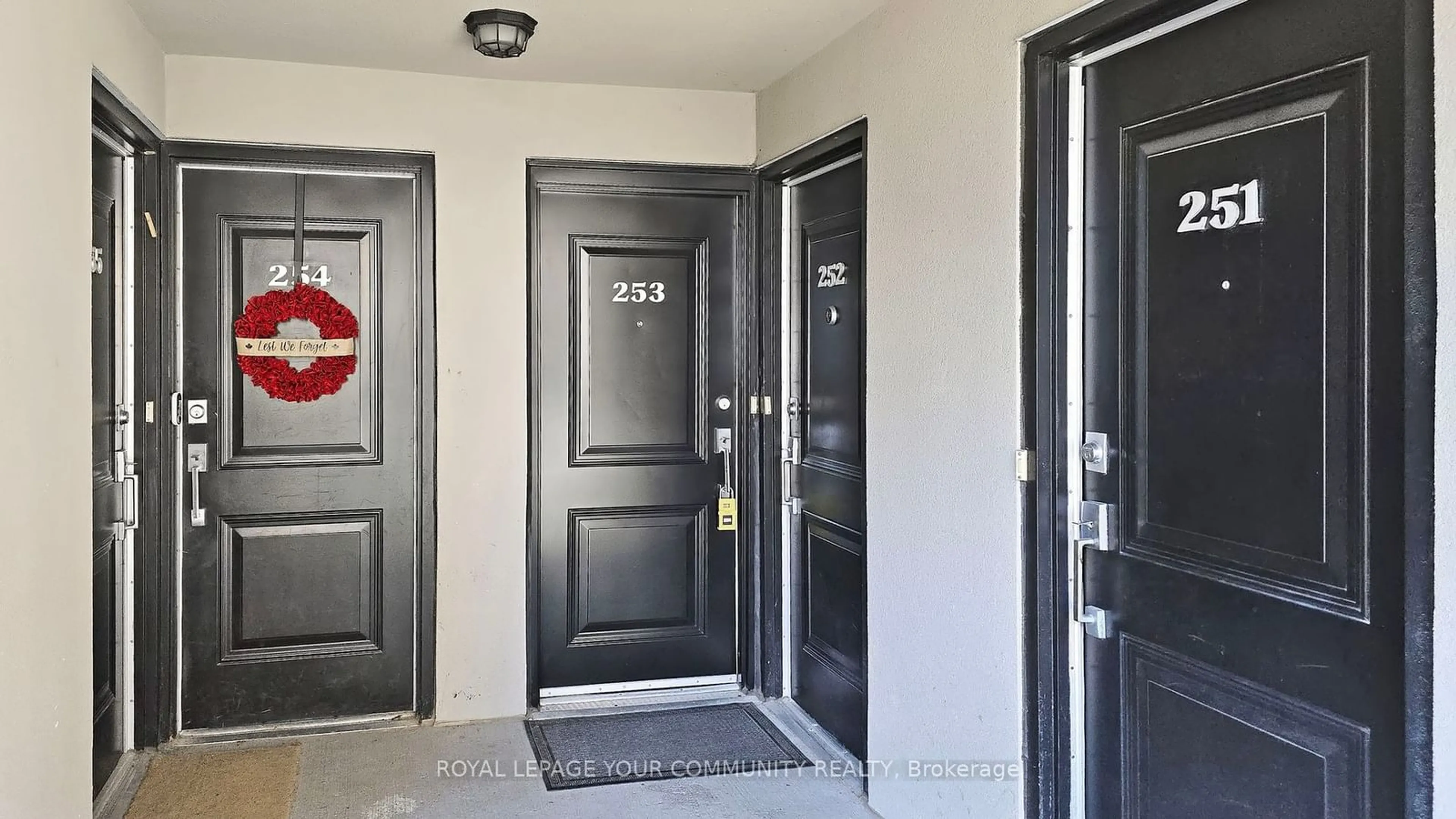 Indoor foyer, unknown floor for 318 John St #253, Markham Ontario L3T 0B1