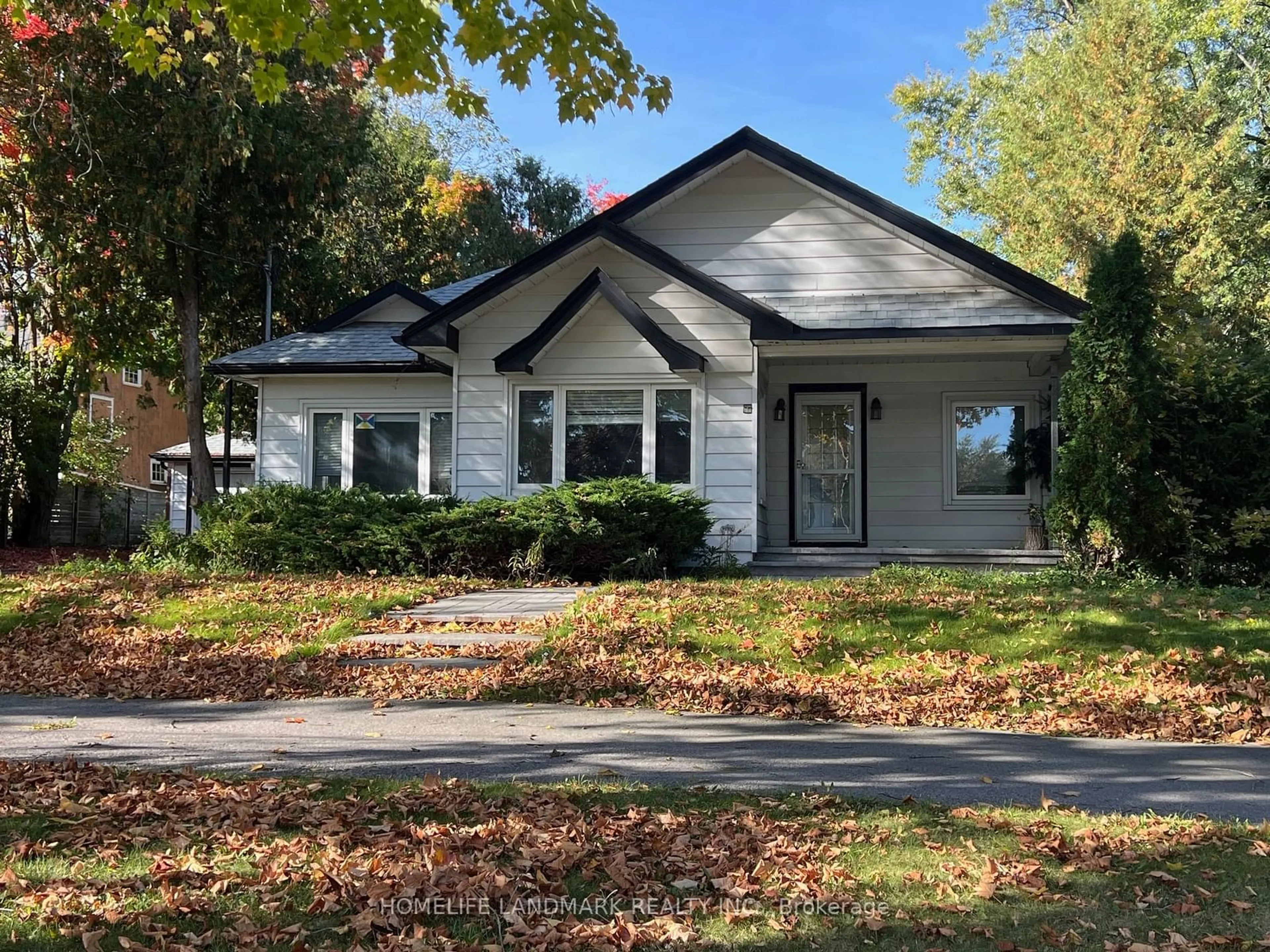 Frontside or backside of a home, cottage for 200 Gormley Rd, Richmond Hill Ontario L4E 1A2