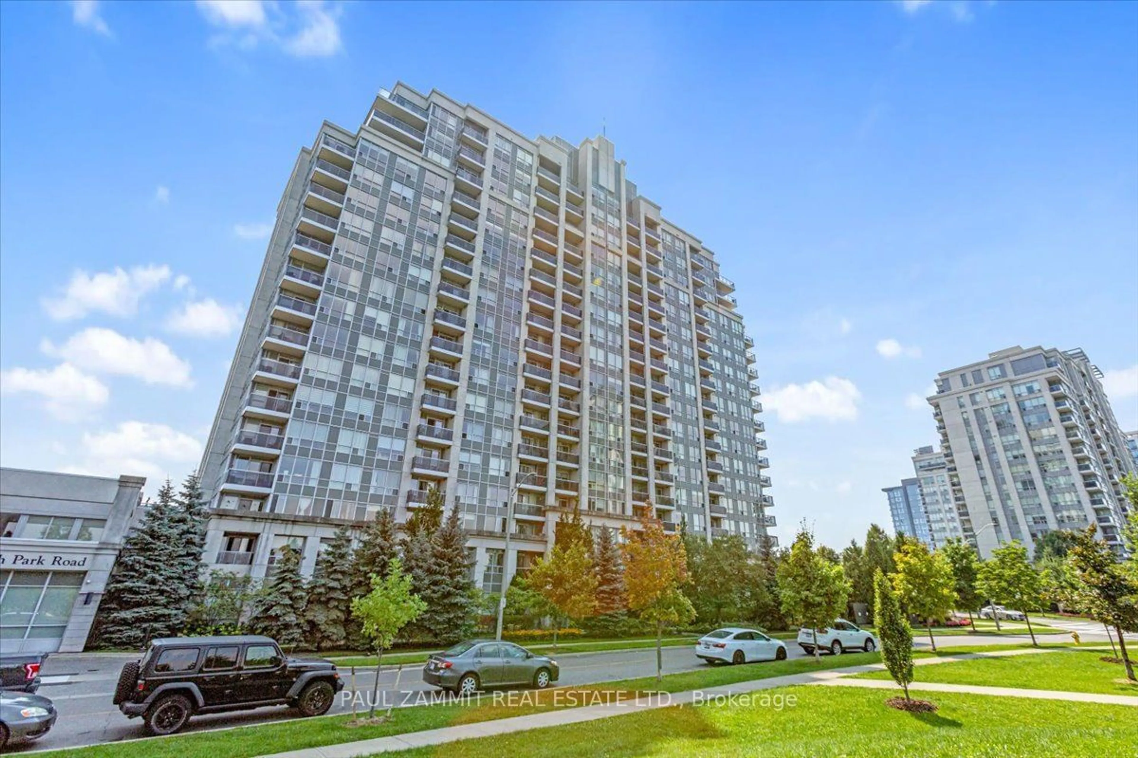 A pic from exterior of the house or condo, the view of city buildings for 15 North Park Rd #814, Vaughan Ontario L4J 0A1