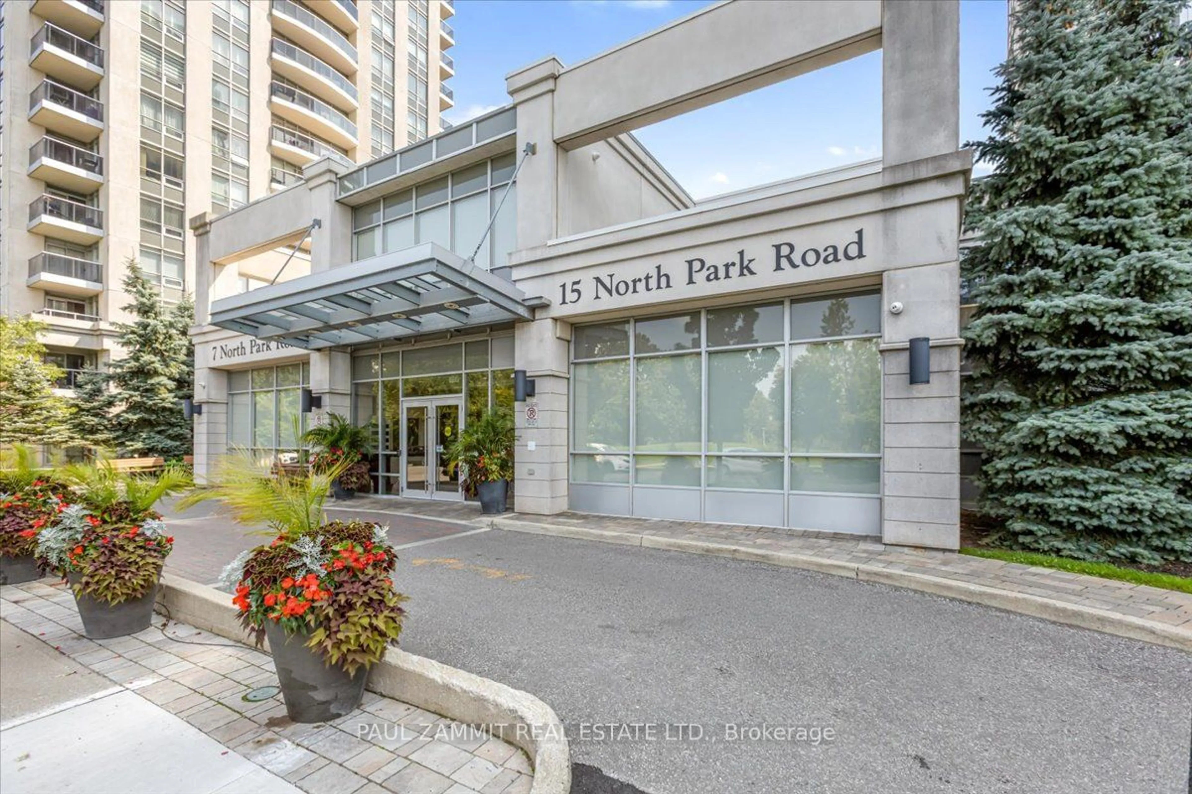 A pic from exterior of the house or condo, the street view for 15 North Park Rd #814, Vaughan Ontario L4J 0A1