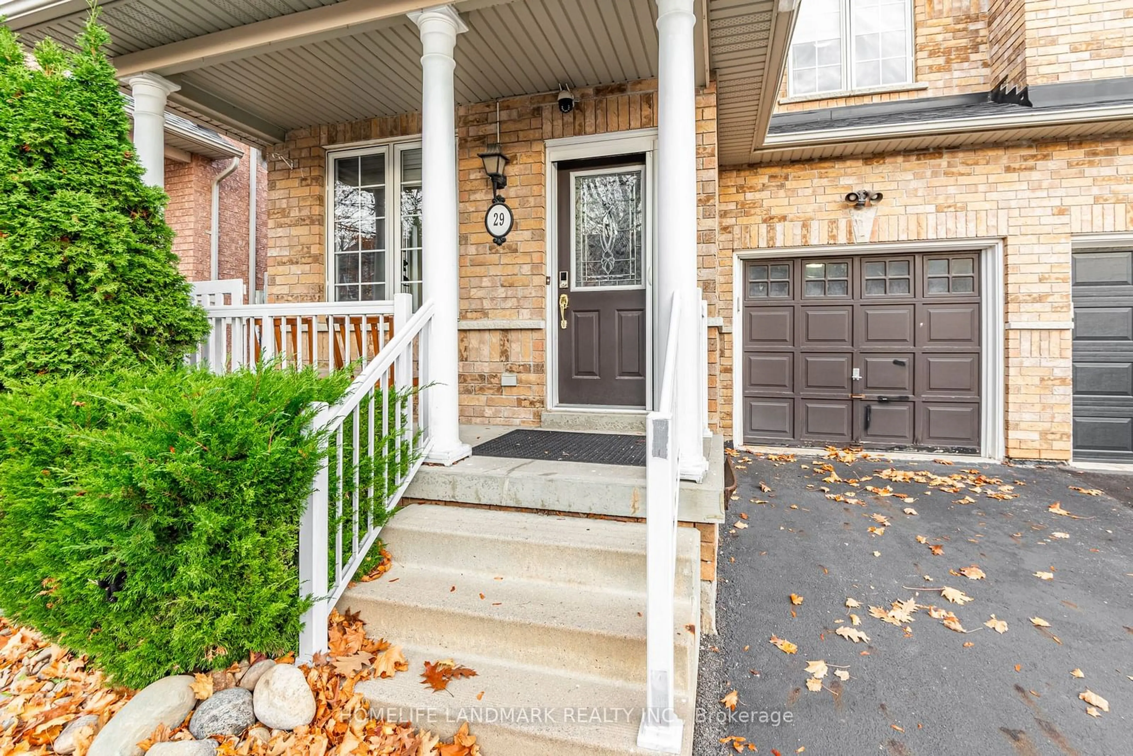 Home with brick exterior material for 29 Lucerne Dr, Vaughan Ontario L4H 2Y2