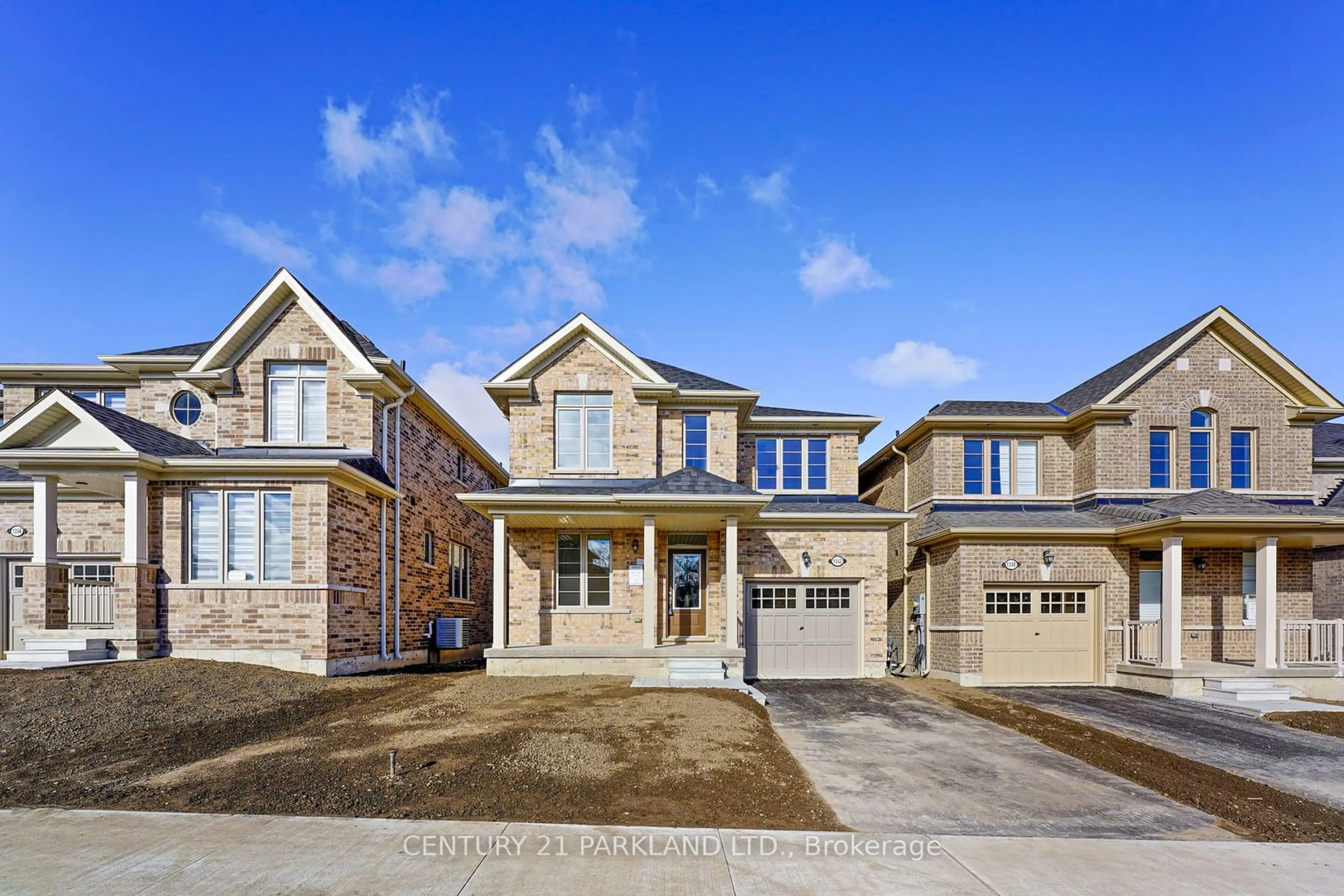 Home with brick exterior material for 1352 Davis Loop, Innisfil Ontario L0L 1W0