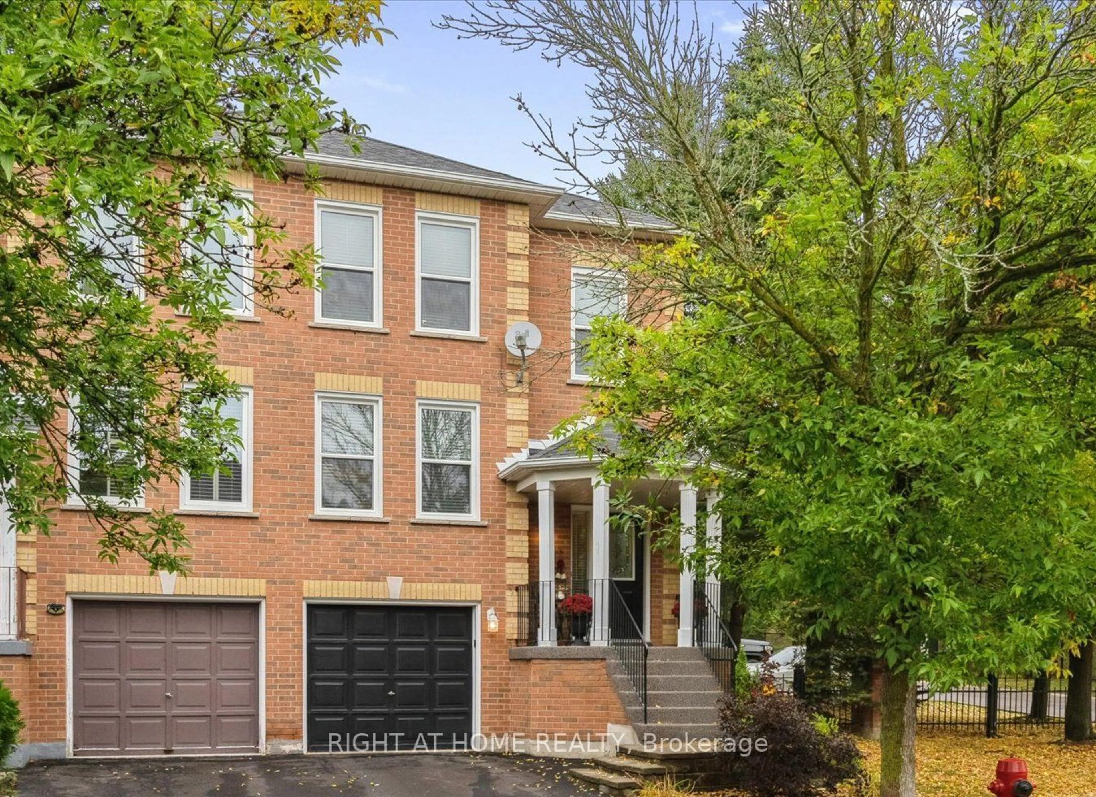 Home with brick exterior material for 62 Amberhill Way, Aurora Ontario L4G 7E1