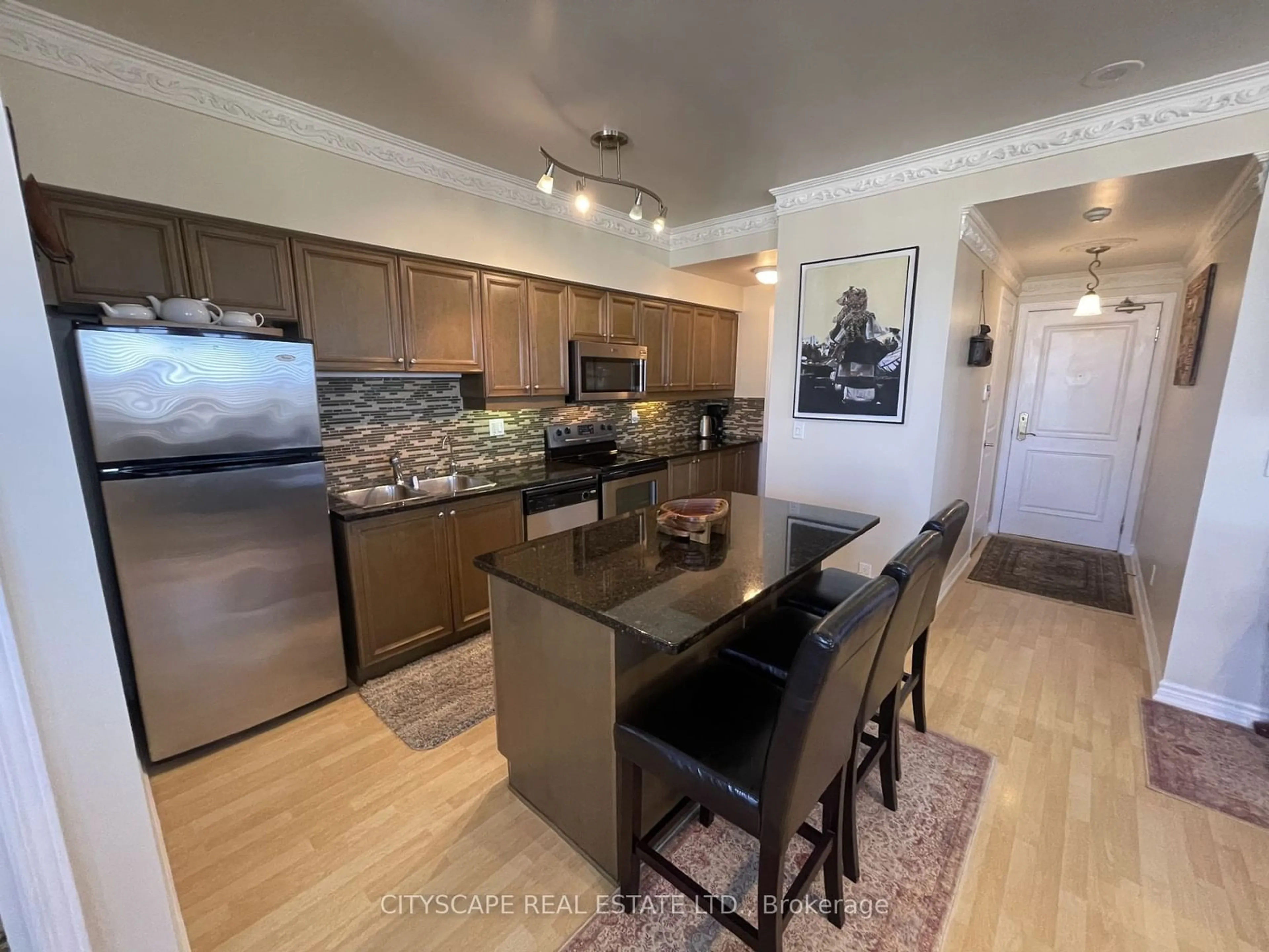 Open concept kitchen for 9225 Jane St #1505, Vaughan Ontario L6A 0J7