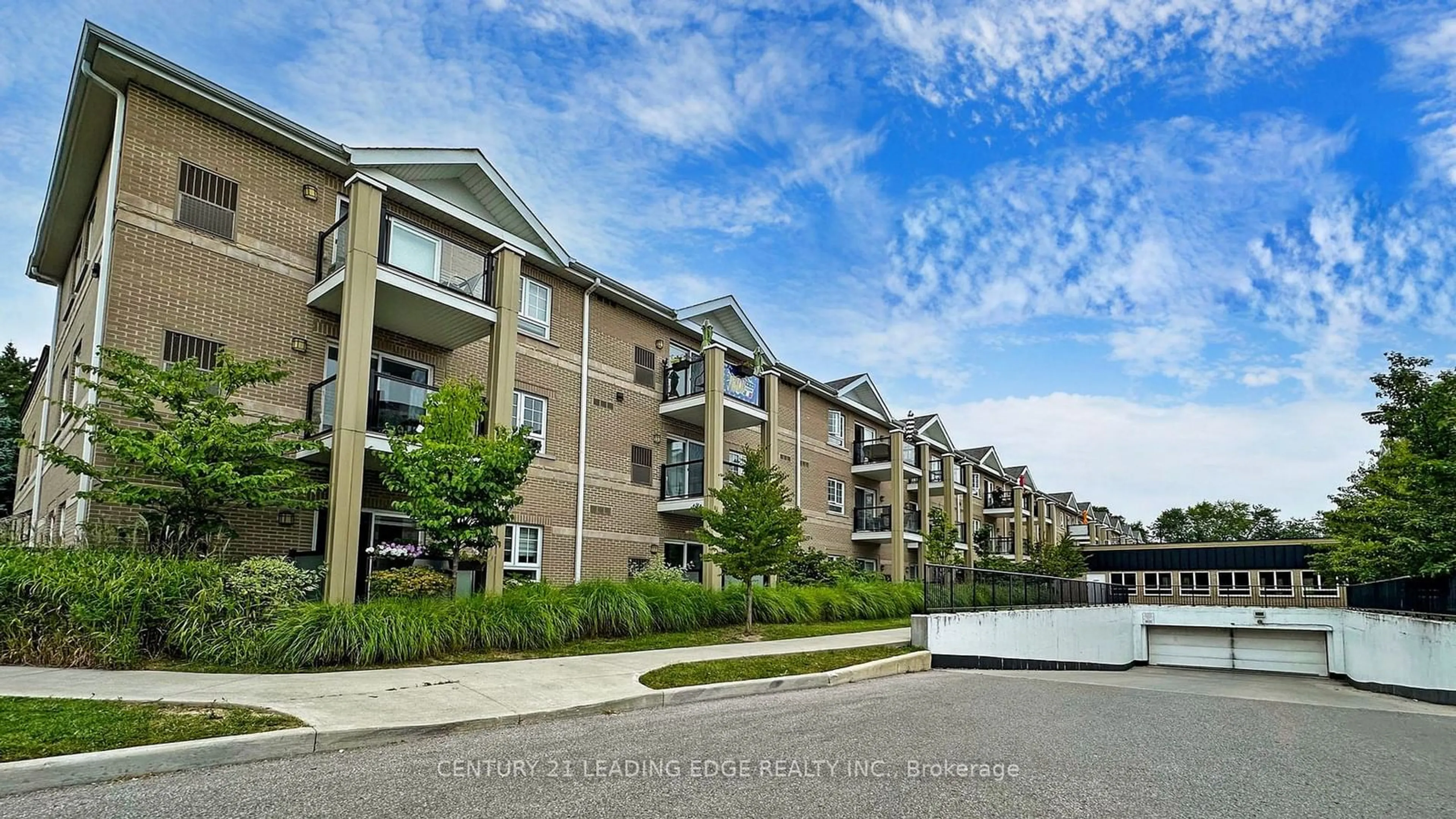 A pic from exterior of the house or condo, the street view for 481 Rupert Ave #2123, Whitchurch-Stouffville Ontario L4A 1Y7