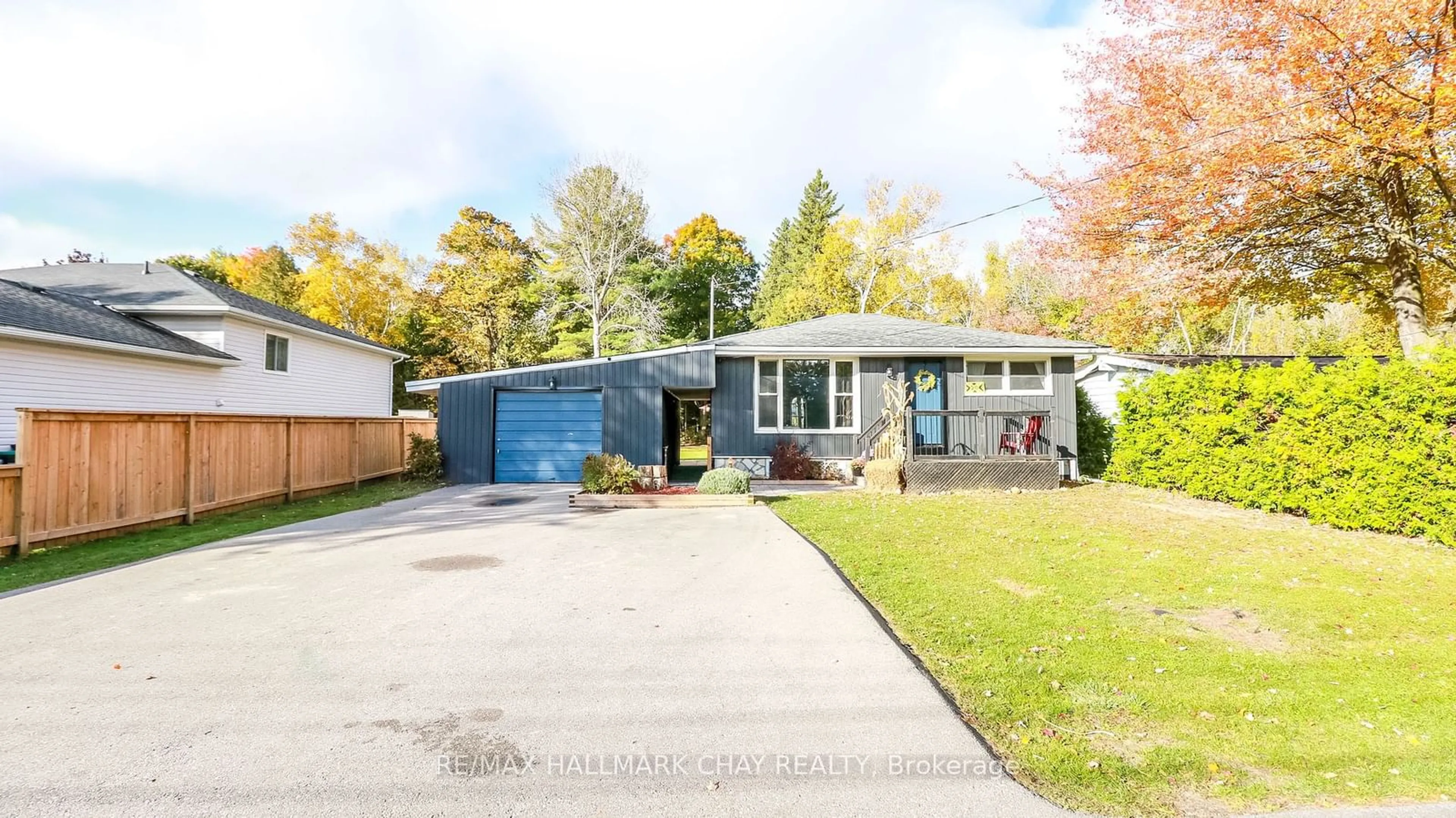 Frontside or backside of a home, the street view for 2208 Willard Ave, Innisfil Ontario L9S 2C1