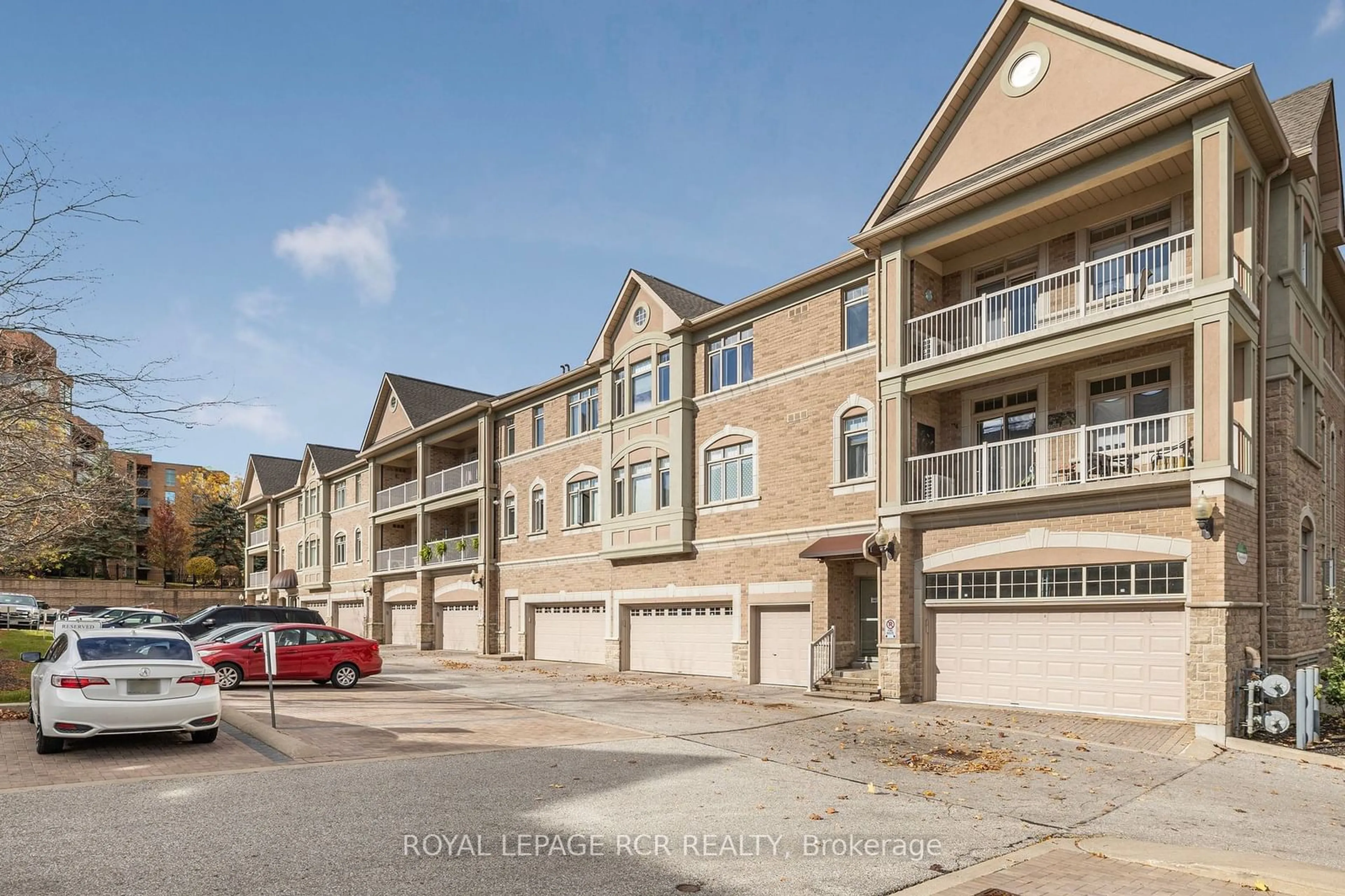 A pic from exterior of the house or condo, the front or back of building for 78 Sunset Blvd #207, New Tecumseth Ontario L9R 2H5