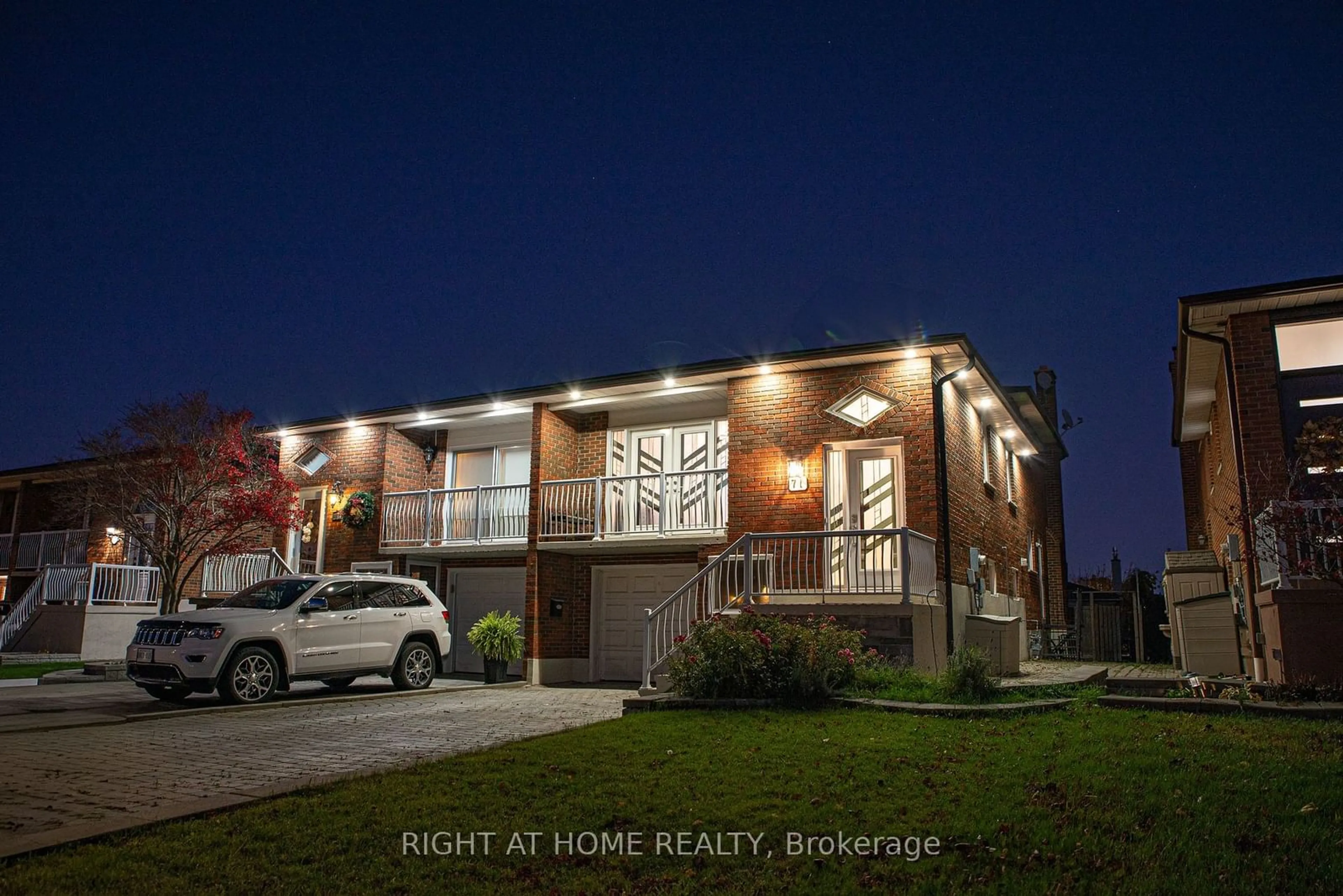 Frontside or backside of a home, cottage for 71 Agincourt Rd, Vaughan Ontario L4L 2Z8