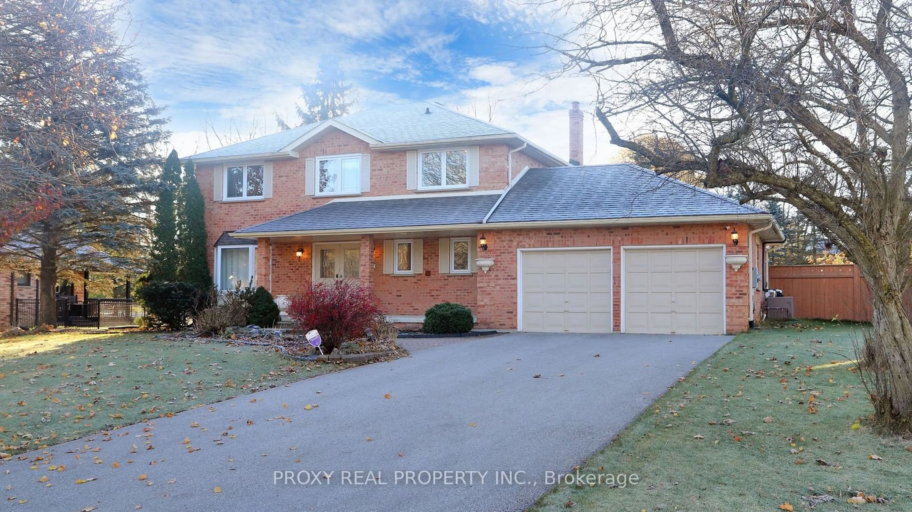 Frontside or backside of a home, the street view for 47 Parnham Cres, East Gwillimbury Ontario L0G 1V0