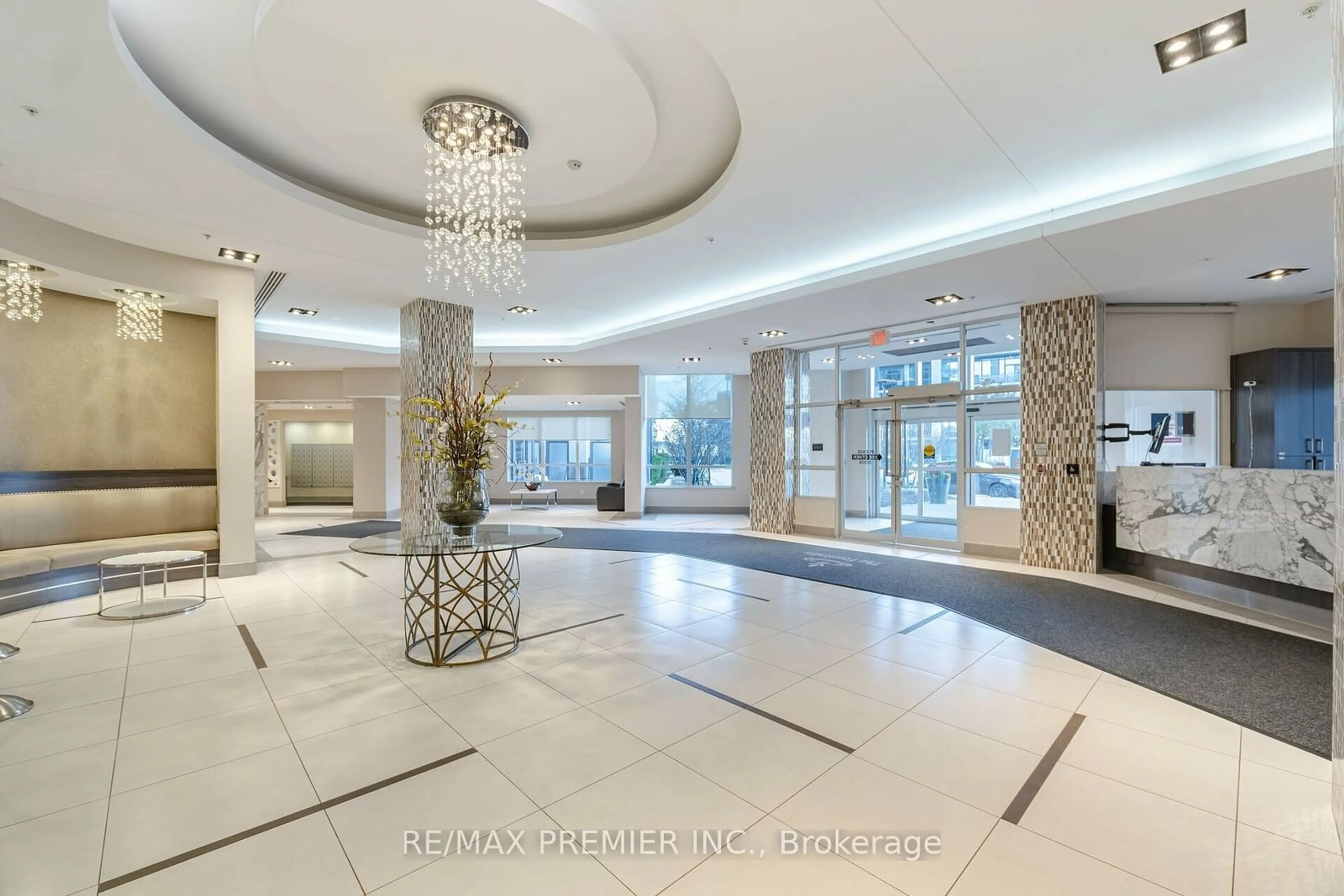 Indoor lobby, ceramic floors for 85 North Park Rd #108, Vaughan Ontario L4J 0H9