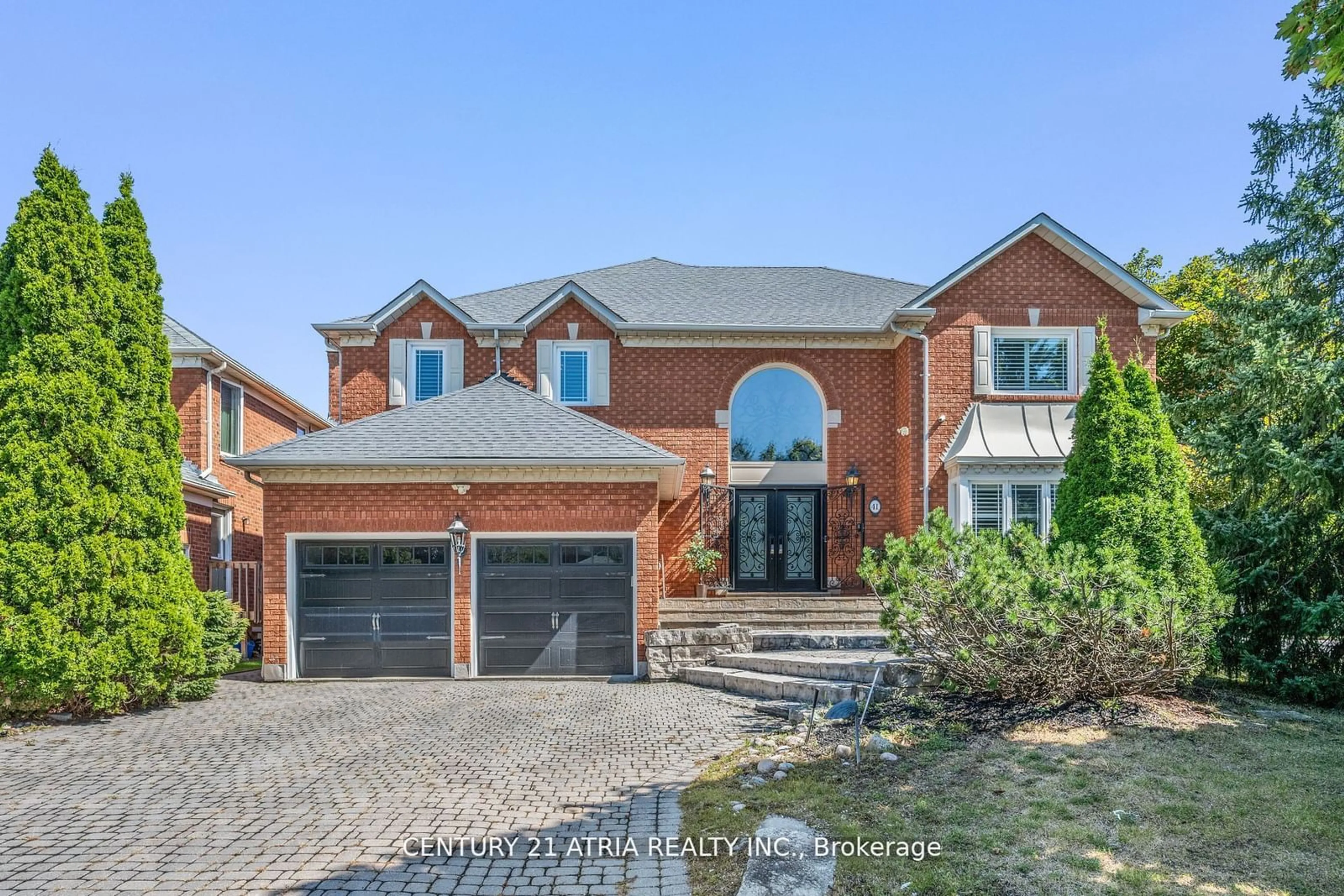 Home with brick exterior material for 41 Strathearn Ave, Richmond Hill Ontario L4B 2G3