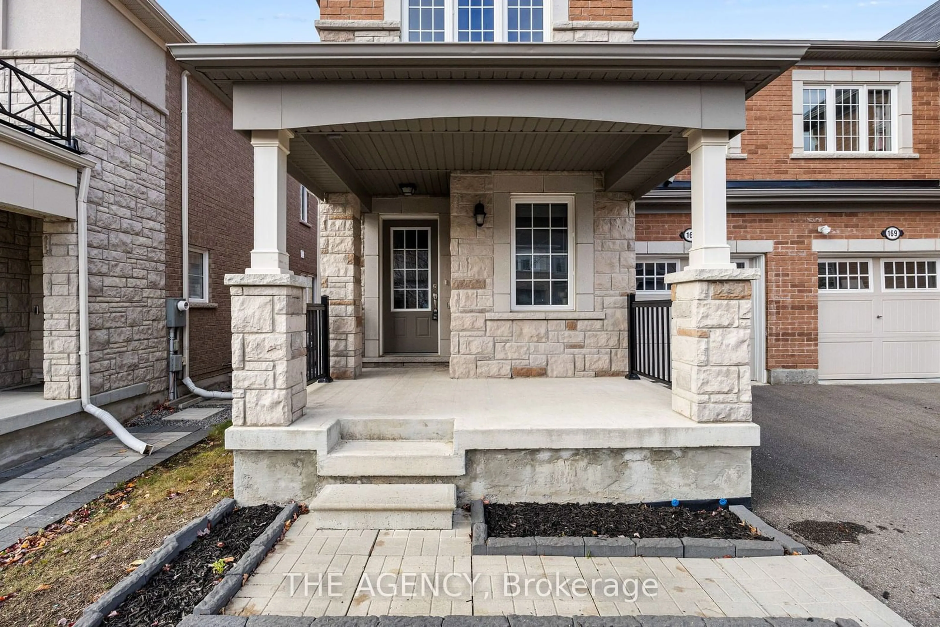 Home with brick exterior material for 163 Payne Cres, Aurora Ontario L4G 0M7