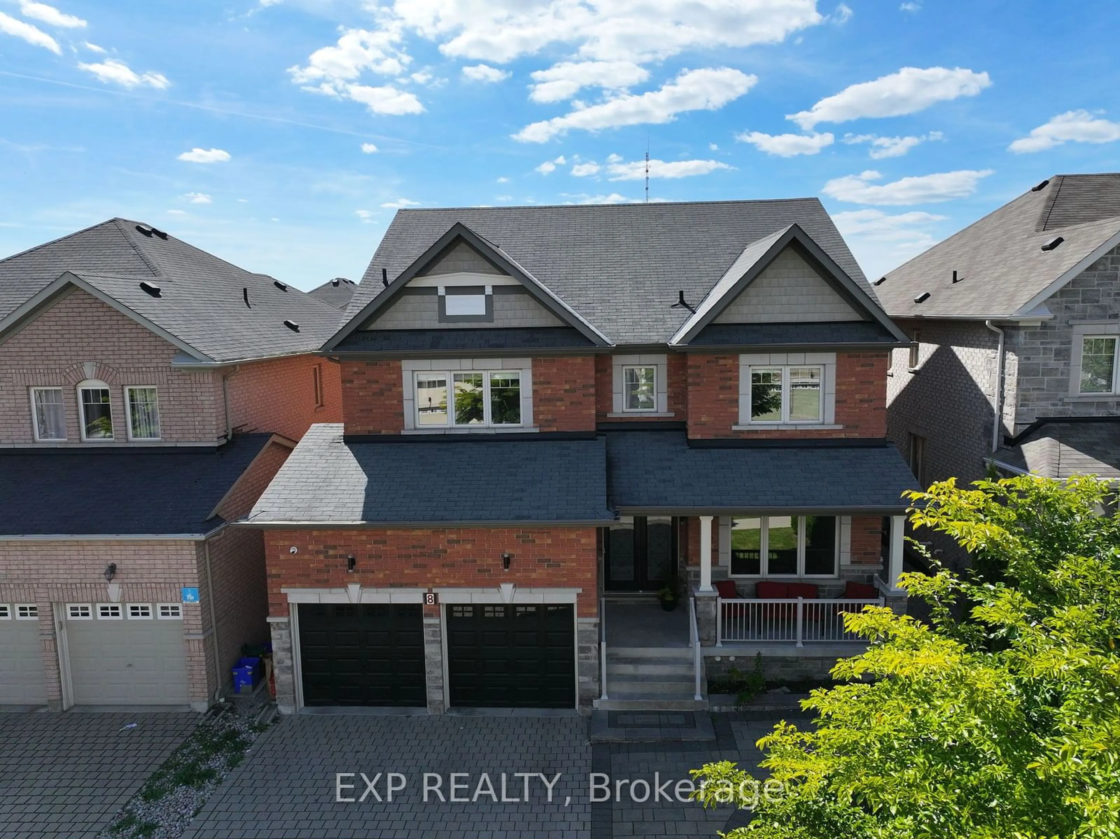 Frontside or backside of a home, the street view for 8 Philips Lake Crt, Richmond Hill Ontario L4E 0M2