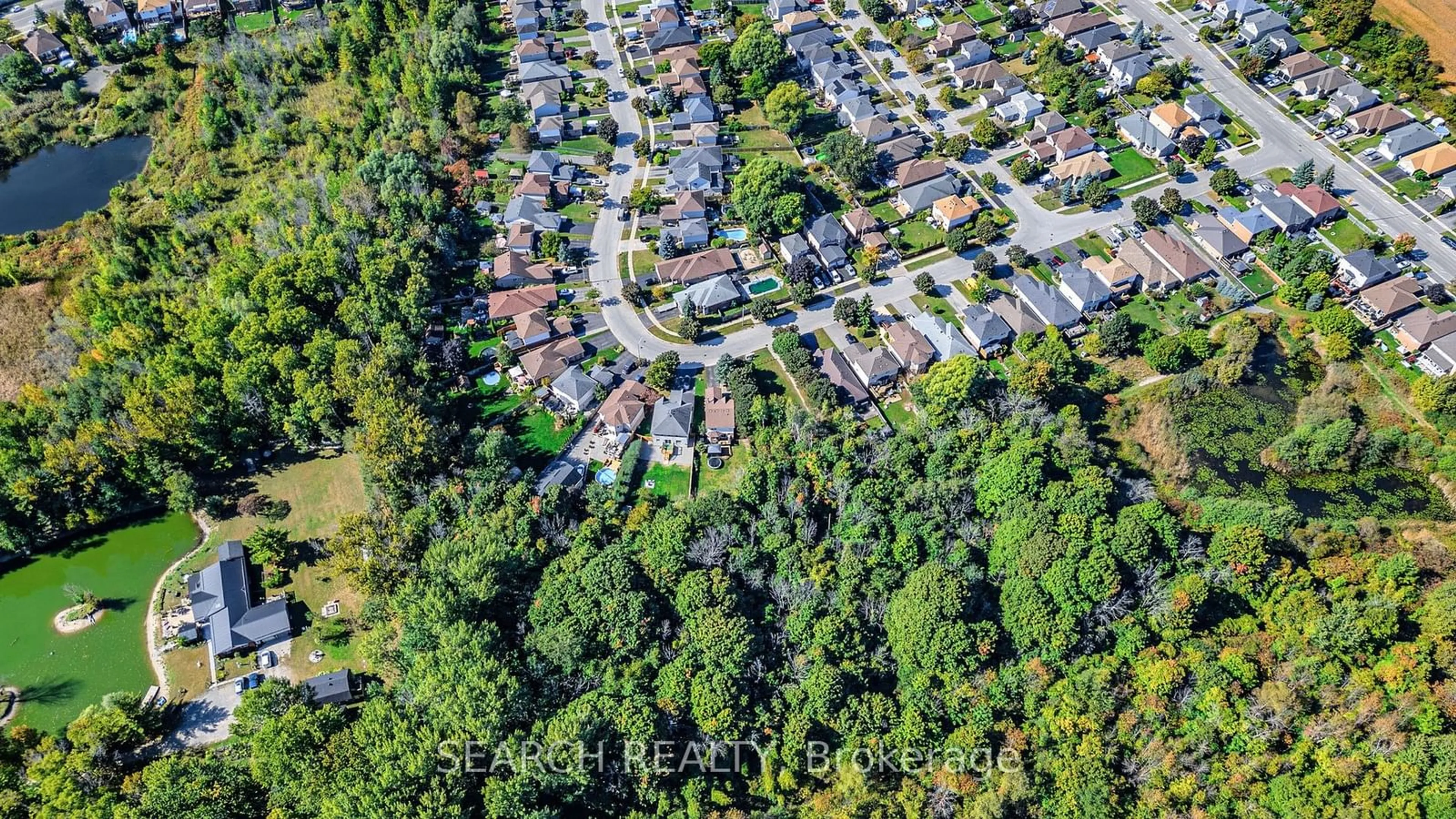 Frontside or backside of a home, the street view for 1075 Corrie St, Innisfil Ontario L9S 1T7