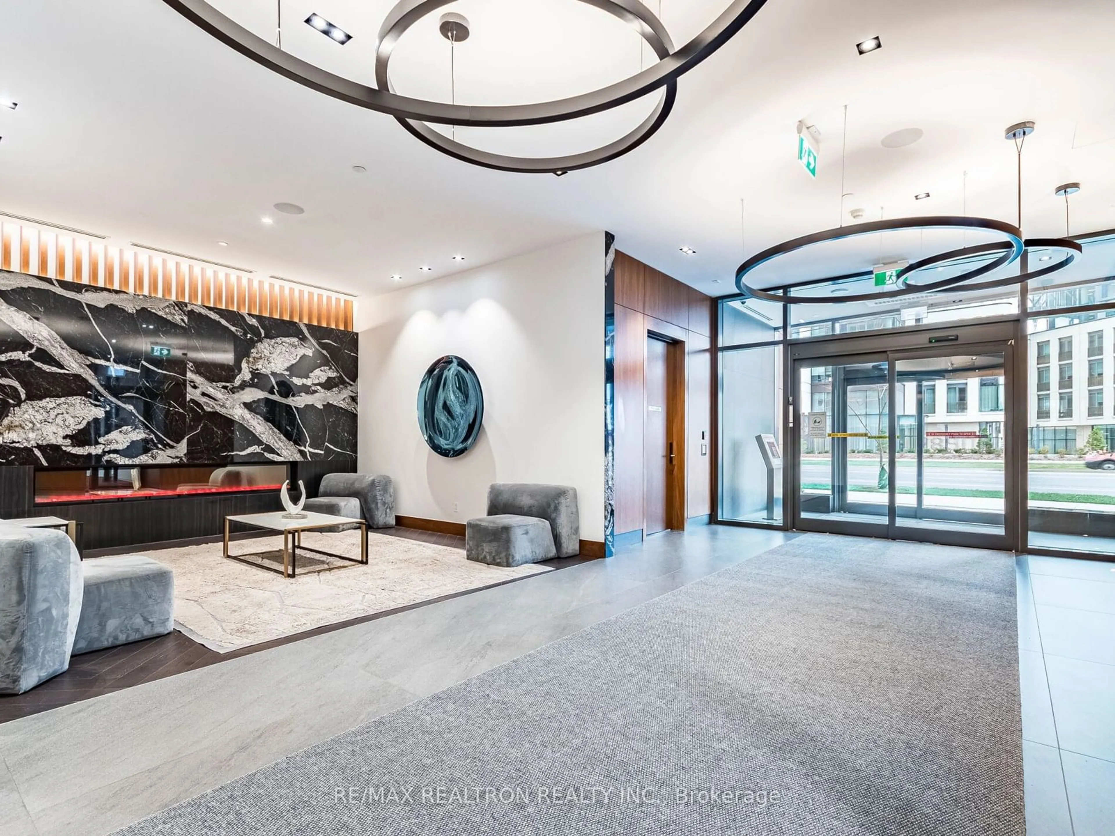 Indoor lobby, cement floor for 7895 Jane St #2917, Vaughan Ontario L4K 0K2