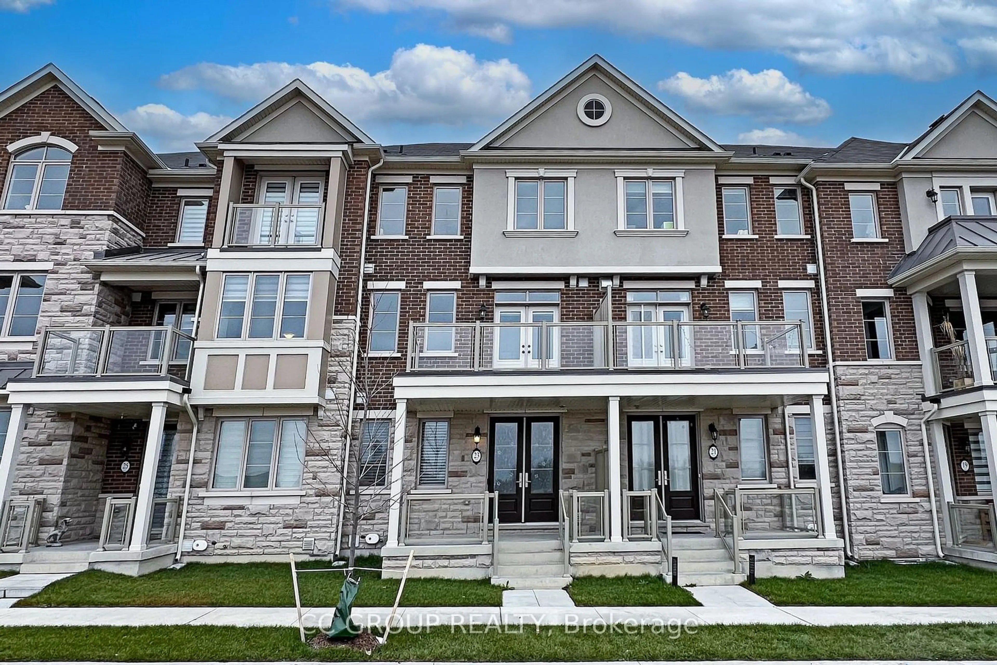 A pic from exterior of the house or condo, the front or back of building for 23 Murray Wellman Crt, Markham Ontario L6B 1R3