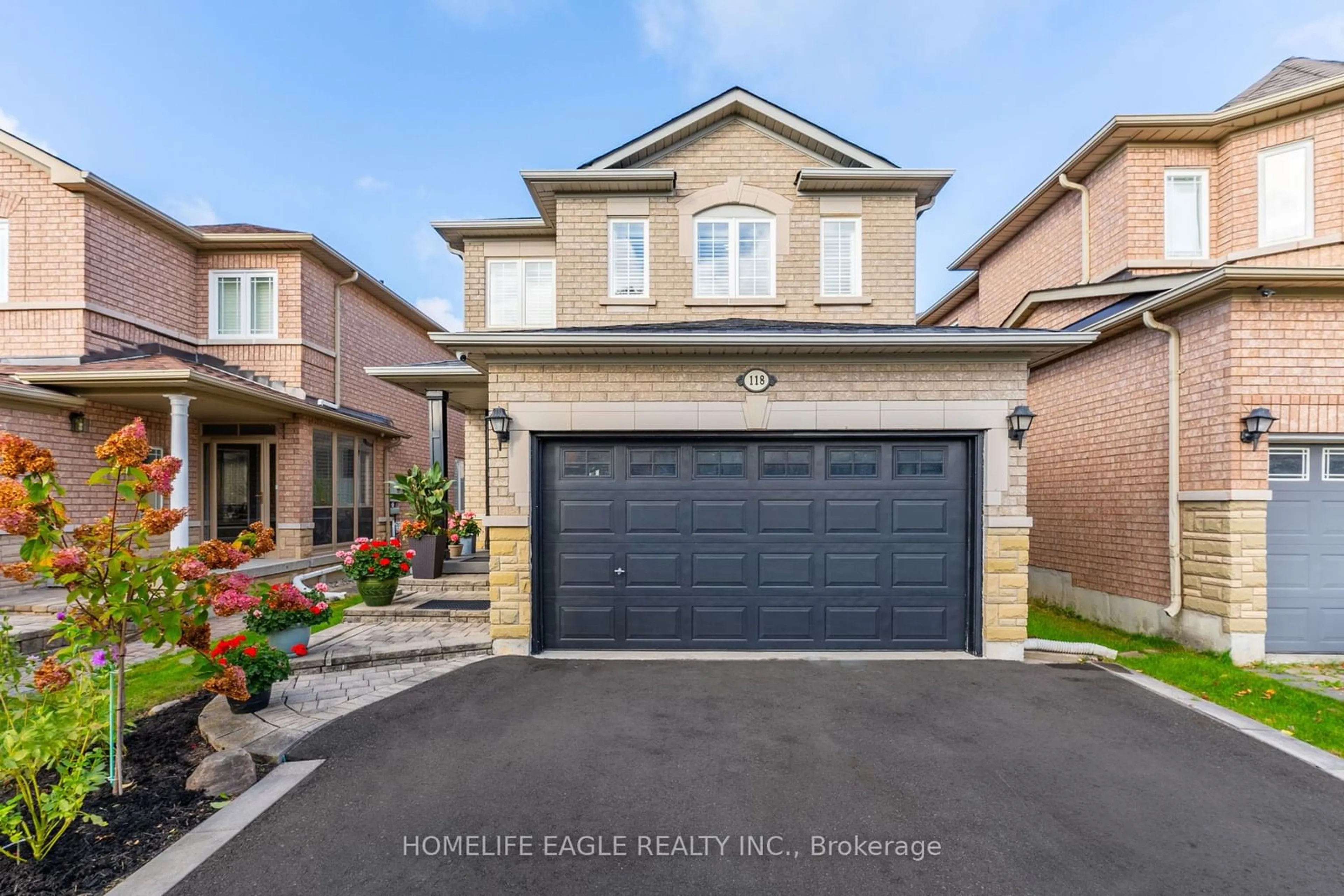 Frontside or backside of a home, cottage for 118 Sunridge St, Richmond Hill Ontario L4E 3Z2