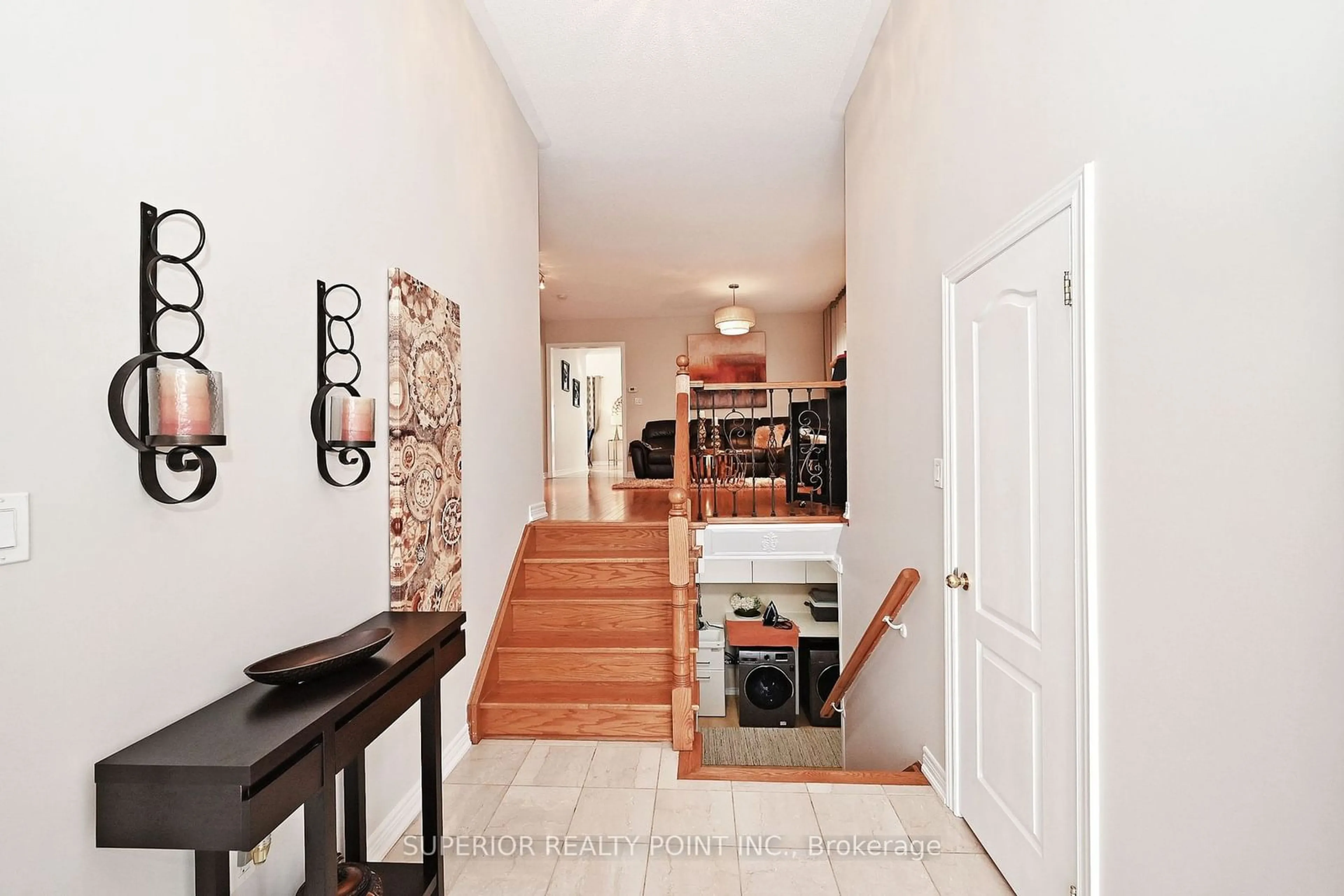 Indoor foyer, wood floors for 209 Queen Filomena Ave, Vaughan Ontario L6A 0H7