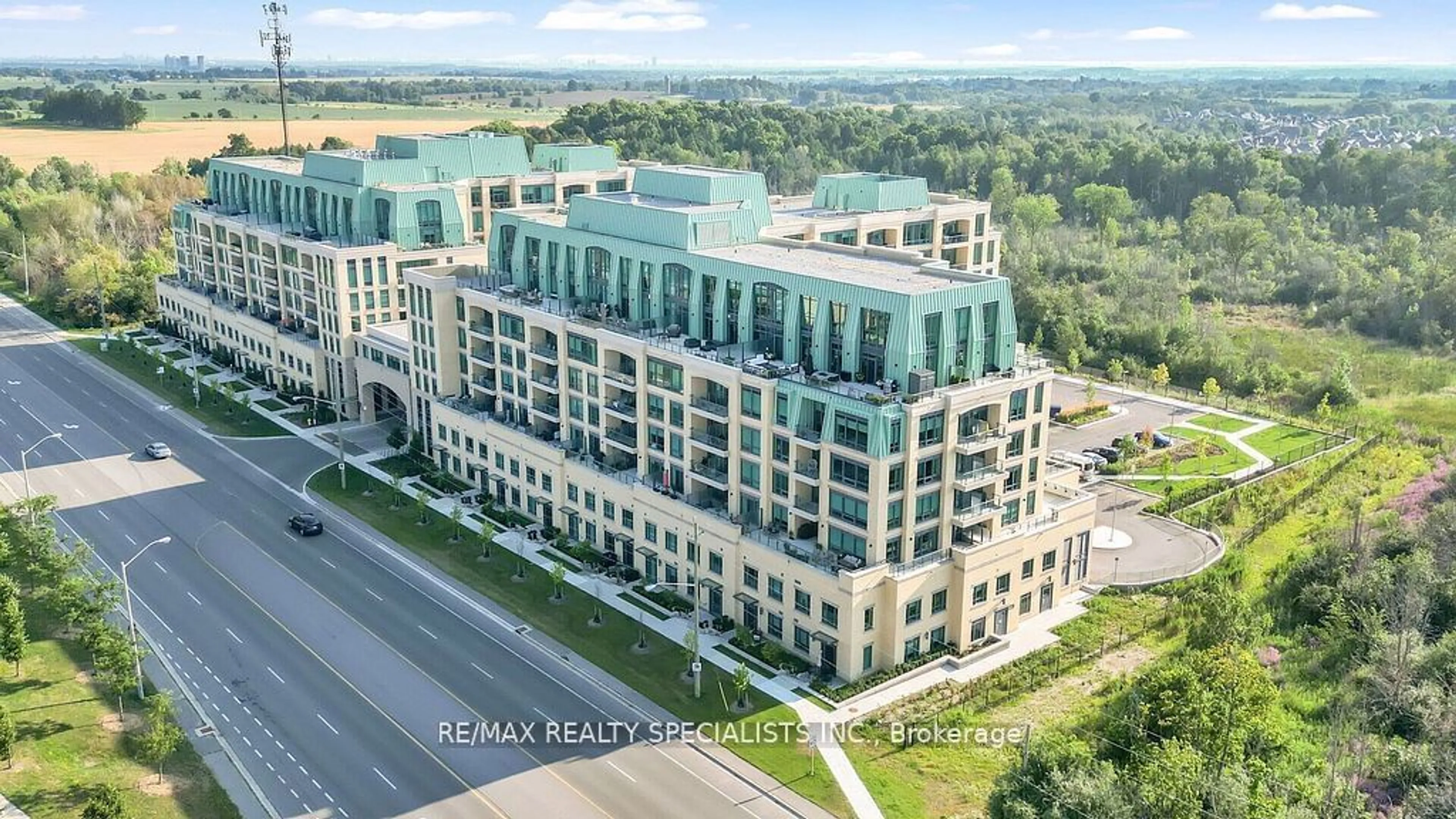 A pic from exterior of the house or condo, the street view for 11782 Ninth Line #421A, Whitchurch-Stouffville Ontario L4A 8B4