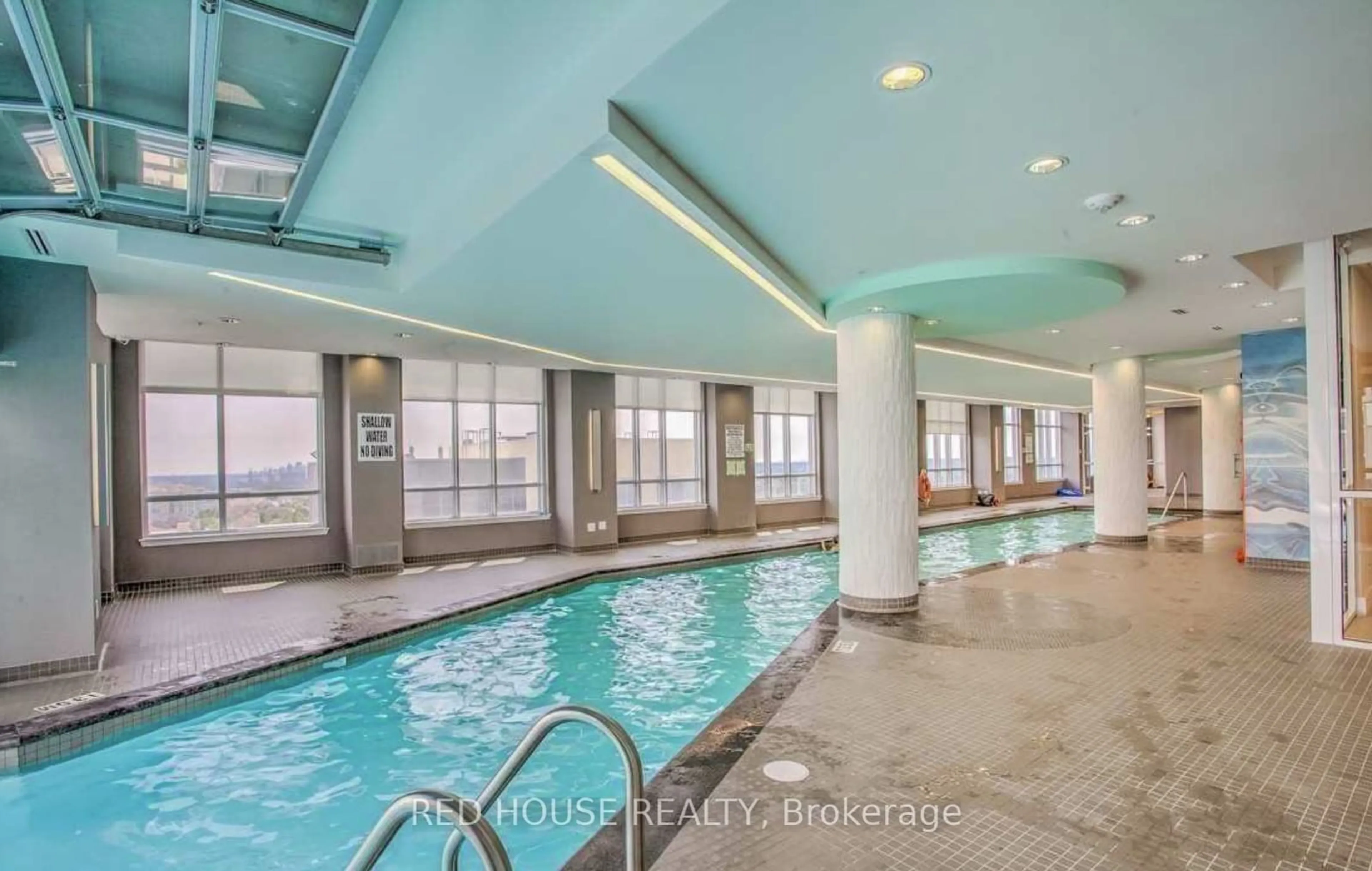 Indoor or outdoor pool for 9201 Yonge St #1513, Richmond Hill Ontario M5R 2J2