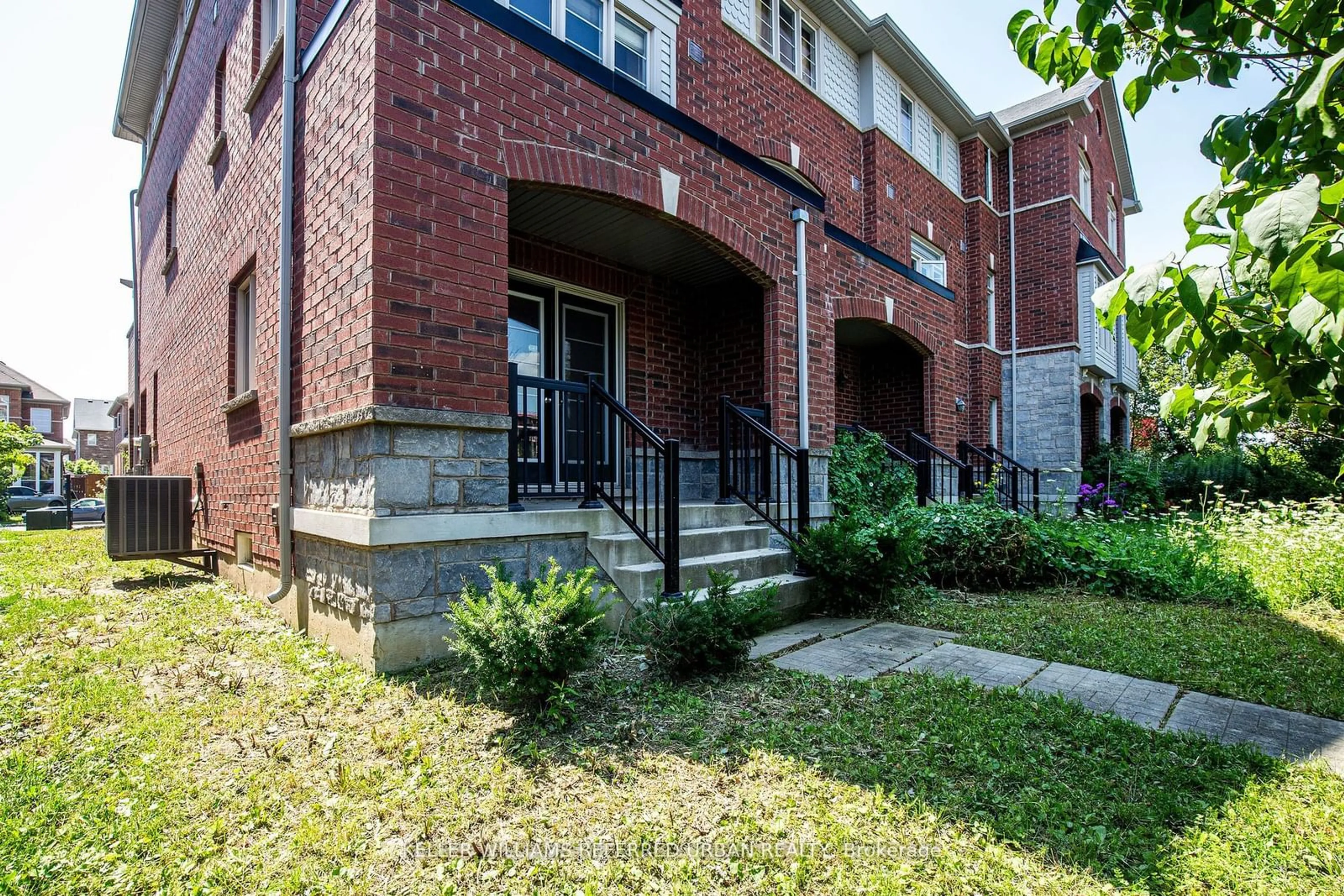 A pic from exterior of the house or condo, the front or back of building for 81 Chokecherry Cres, Markham Ontario L6E 0J2