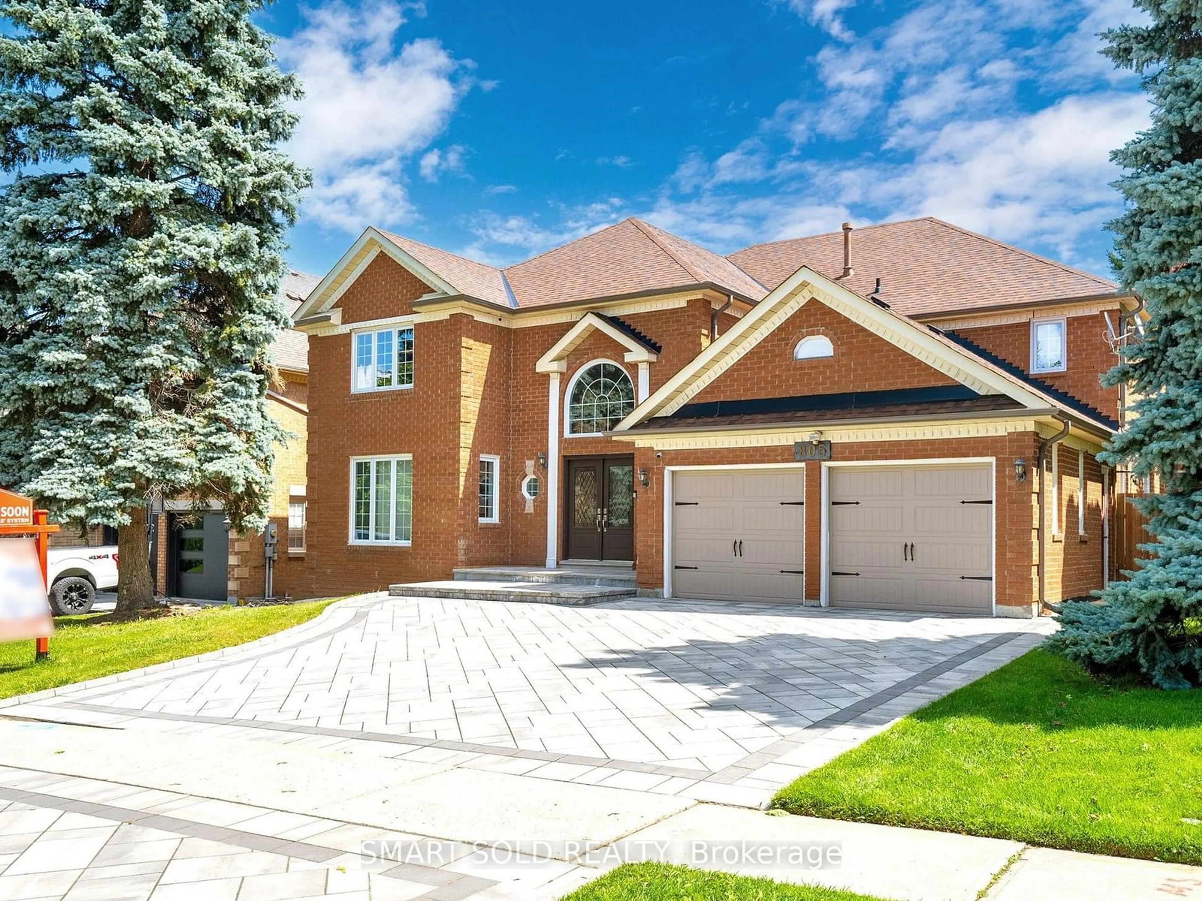 Home with brick exterior material for 805 Lockwood Circ, Newmarket Ontario L3X 1K8