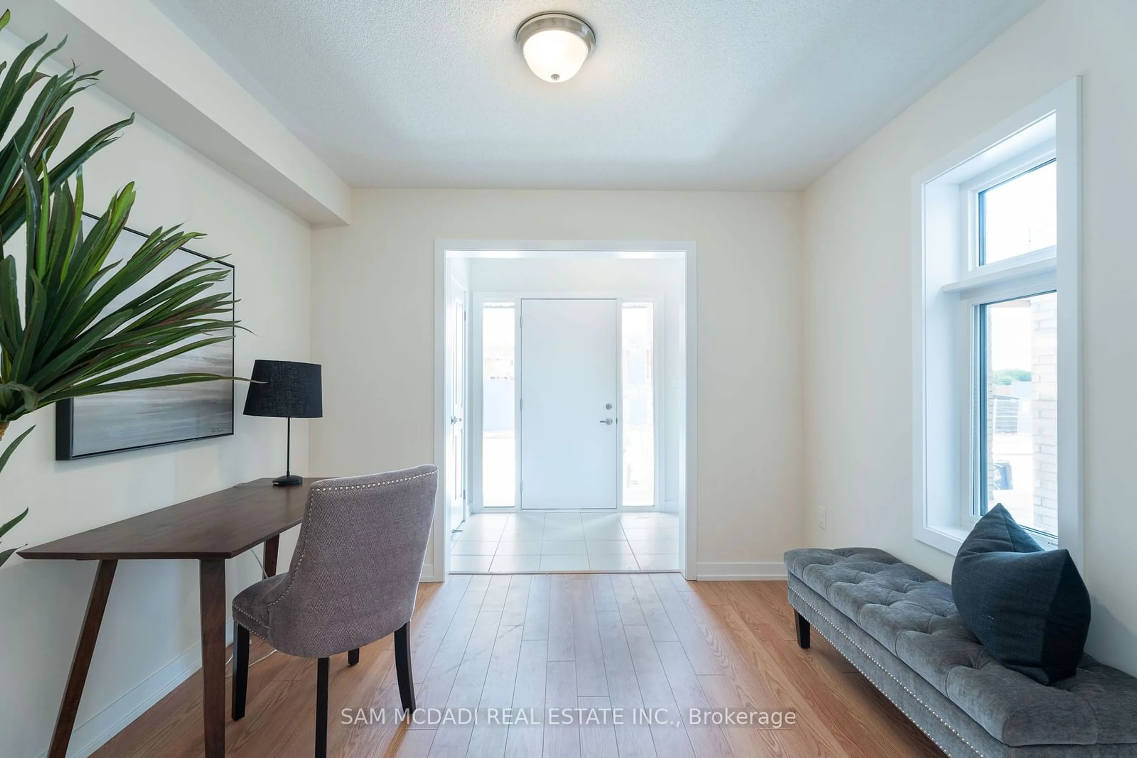 Indoor entryway, wood floors for 48 Dandara Gate, Vaughan Ontario L4L 1V8