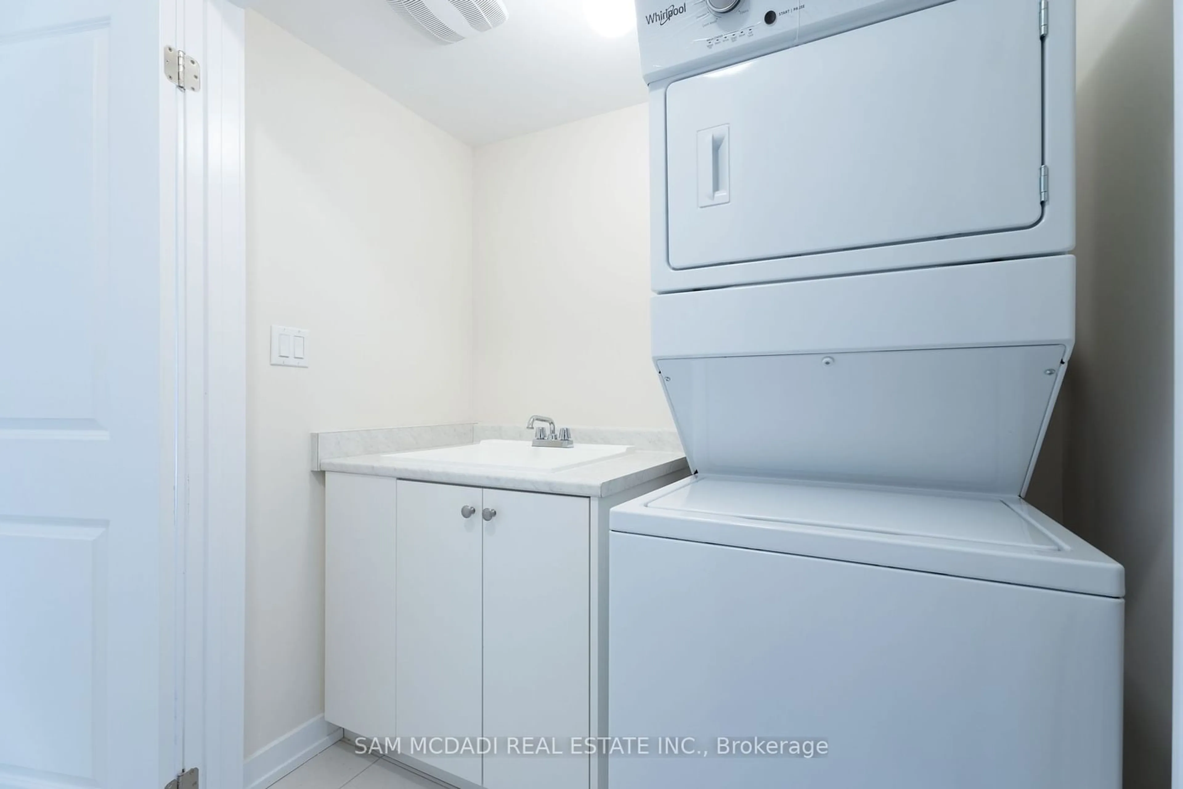 Laundry room for 48 Dandara Gate, Vaughan Ontario L4L 1V8