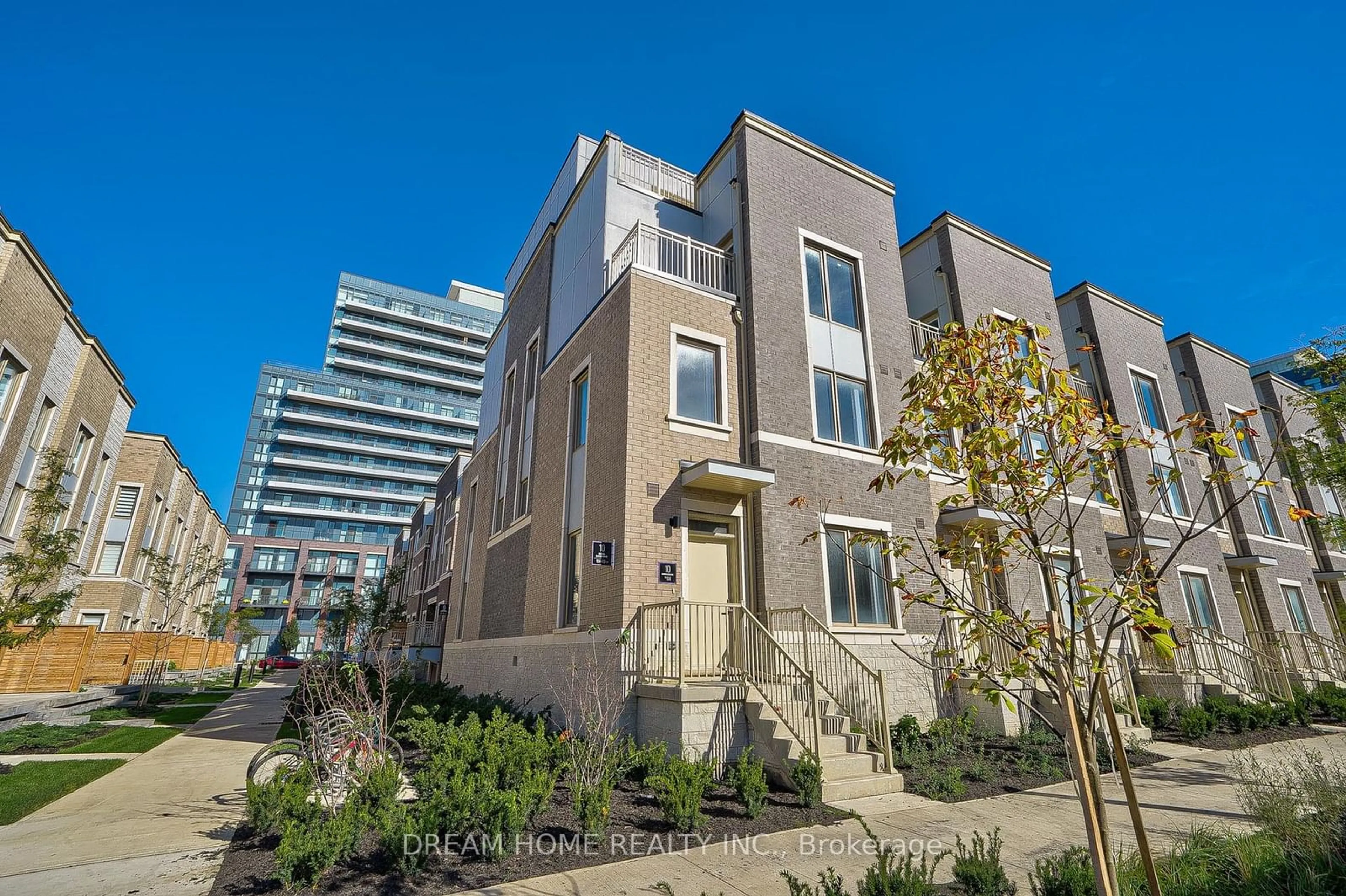 A pic from exterior of the house or condo, the front or back of building for 10 Almond Blossom Mews #TH104, Vaughan Ontario L4K 5Z8