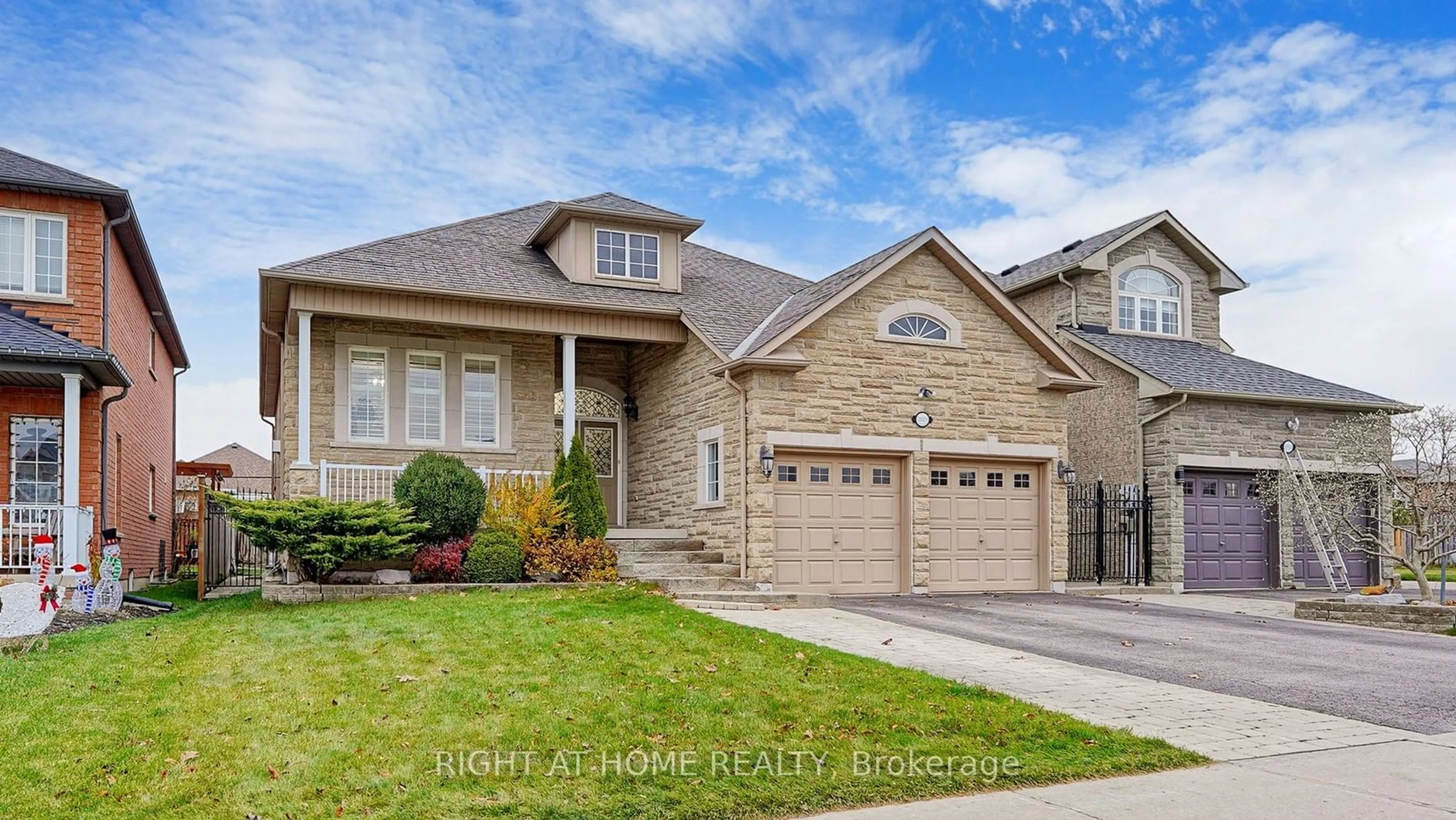 Frontside or backside of a home, the street view for 2029 Jans Blvd, Innisfil Ontario L9S 5A4